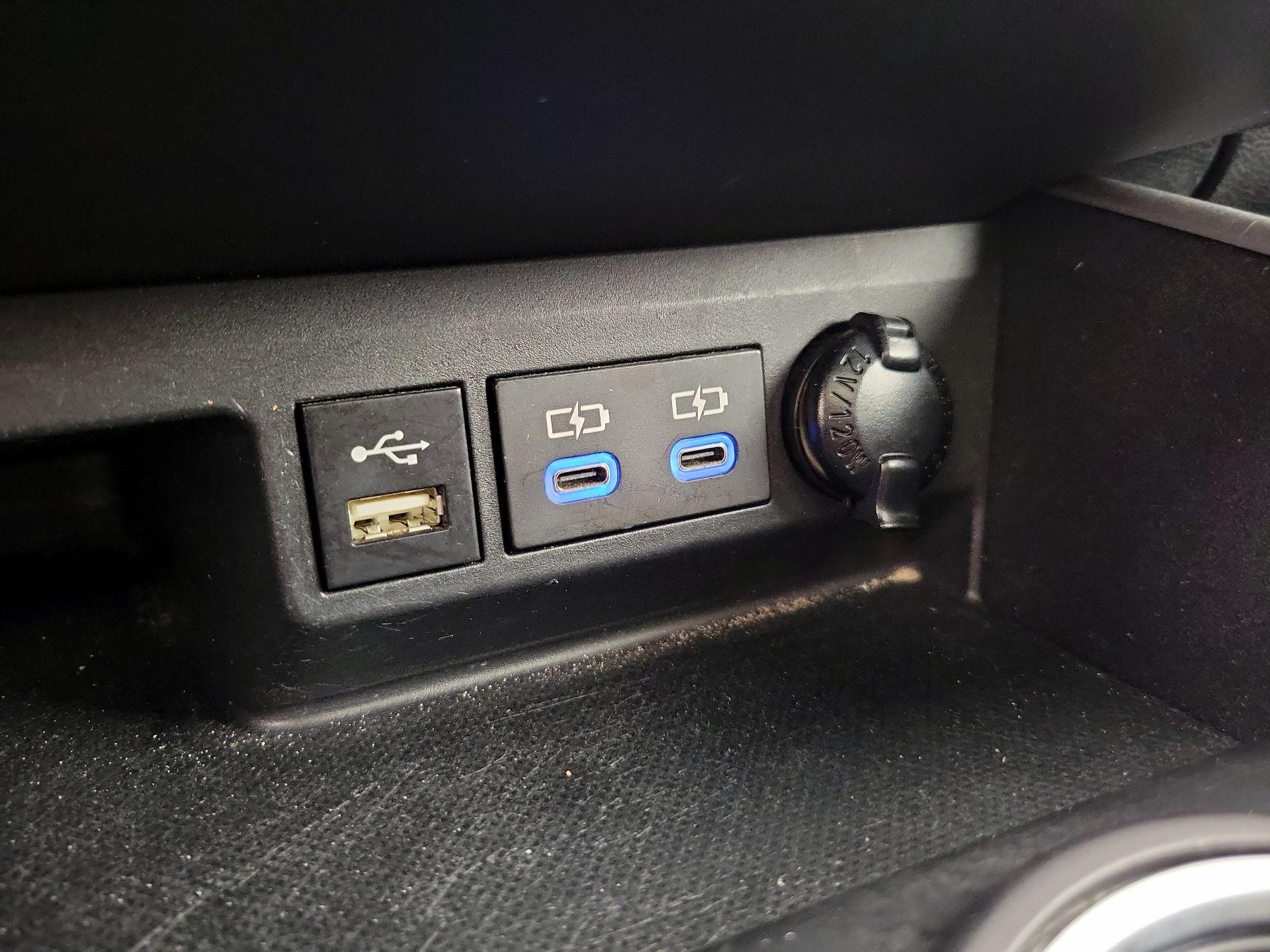 Thumbnail: 2022 Toyota Highlander - 19