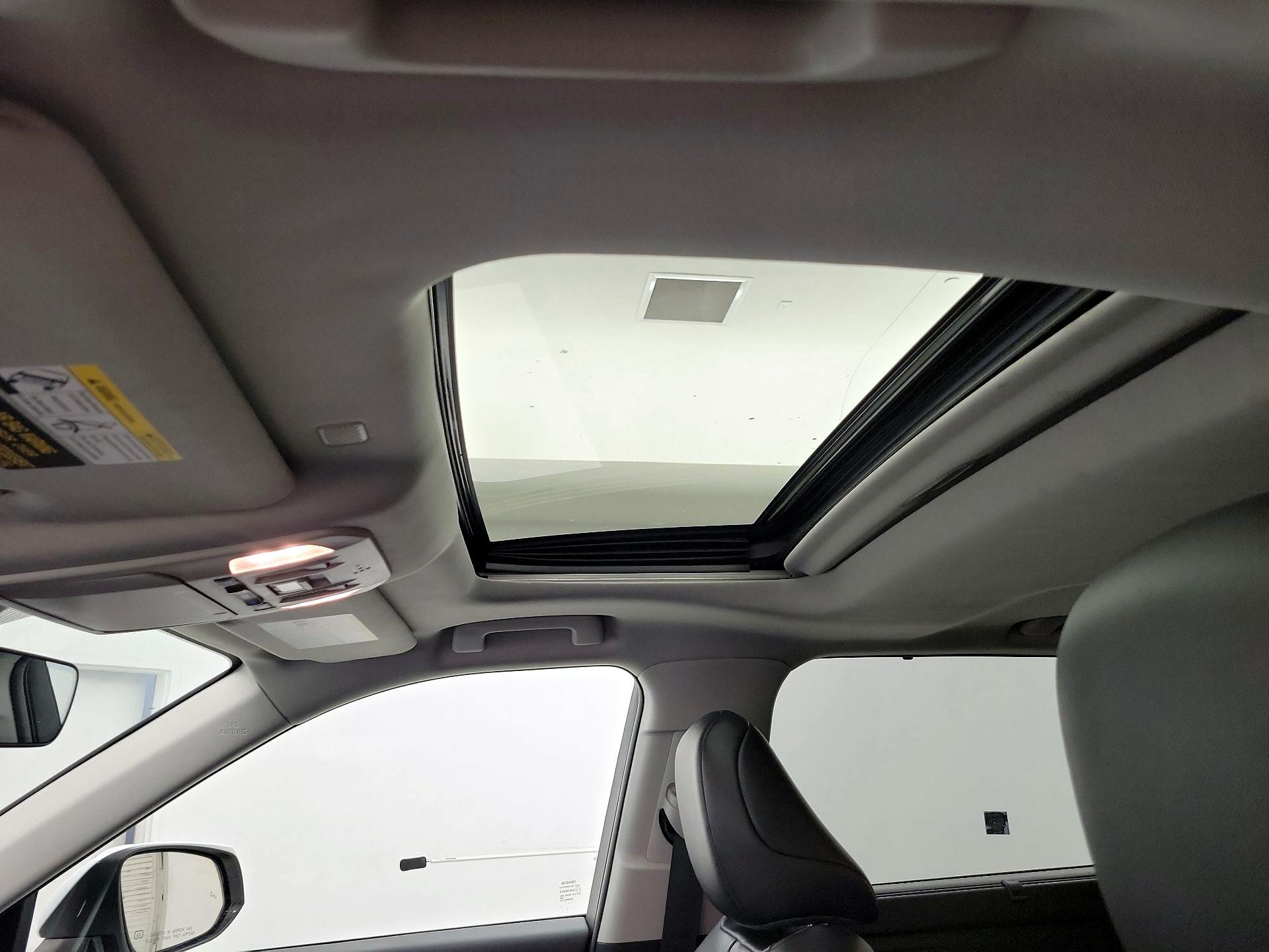 Thumbnail: 2022 Toyota Highlander - 20