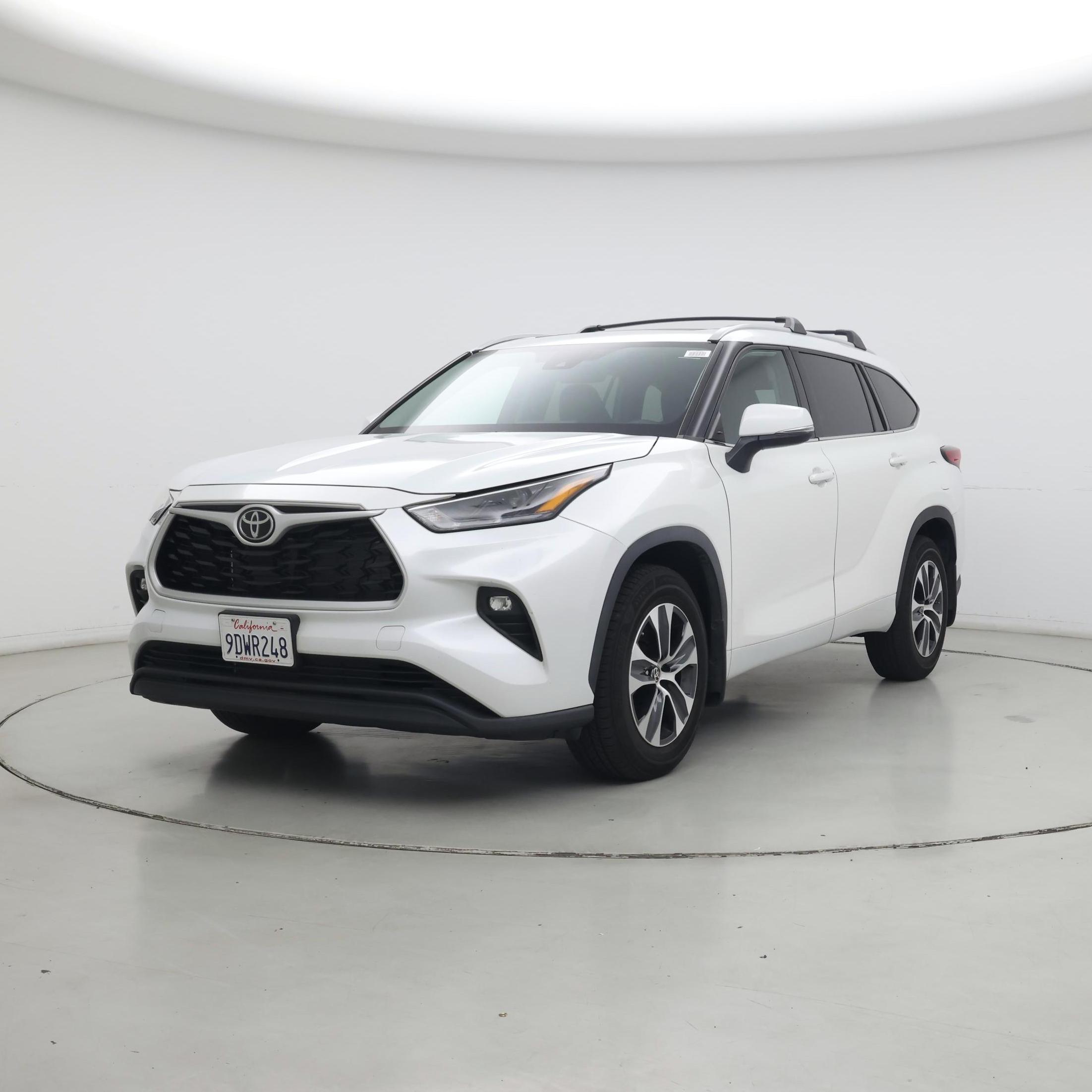 Thumbnail: 2022 Toyota Highlander - 4