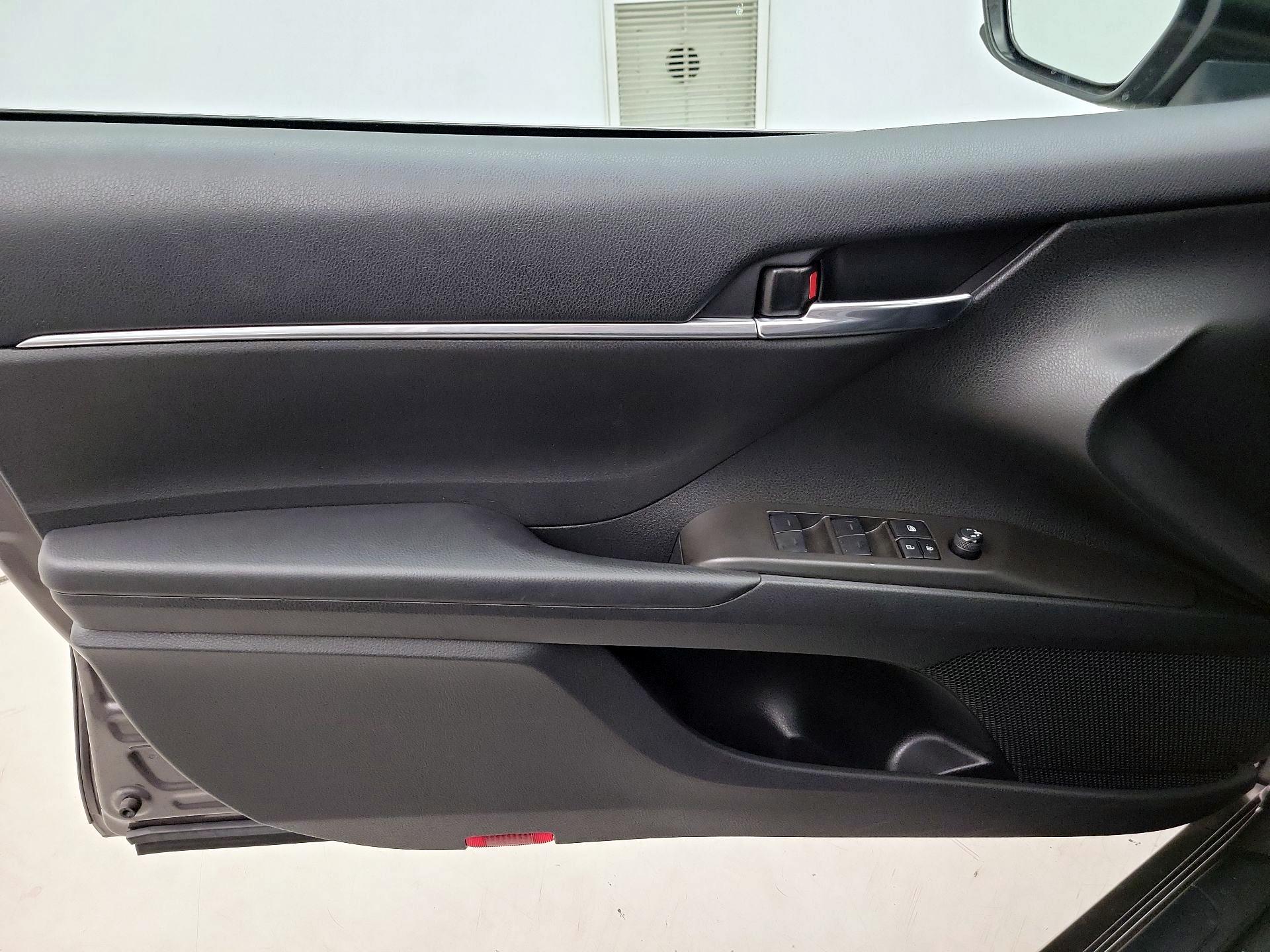 Thumbnail: 2022 Toyota Camry - 12