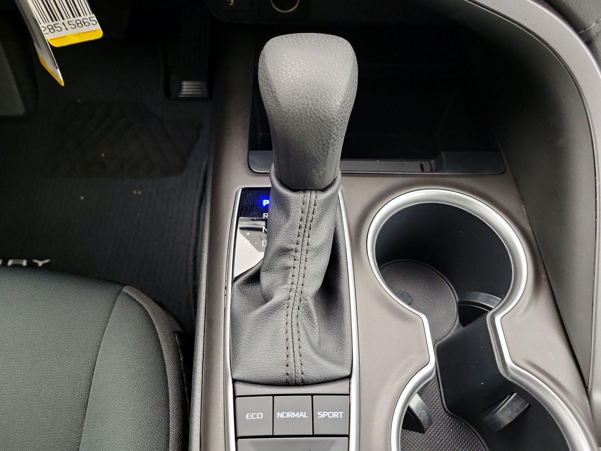 Thumbnail: 2022 Toyota Camry - 17