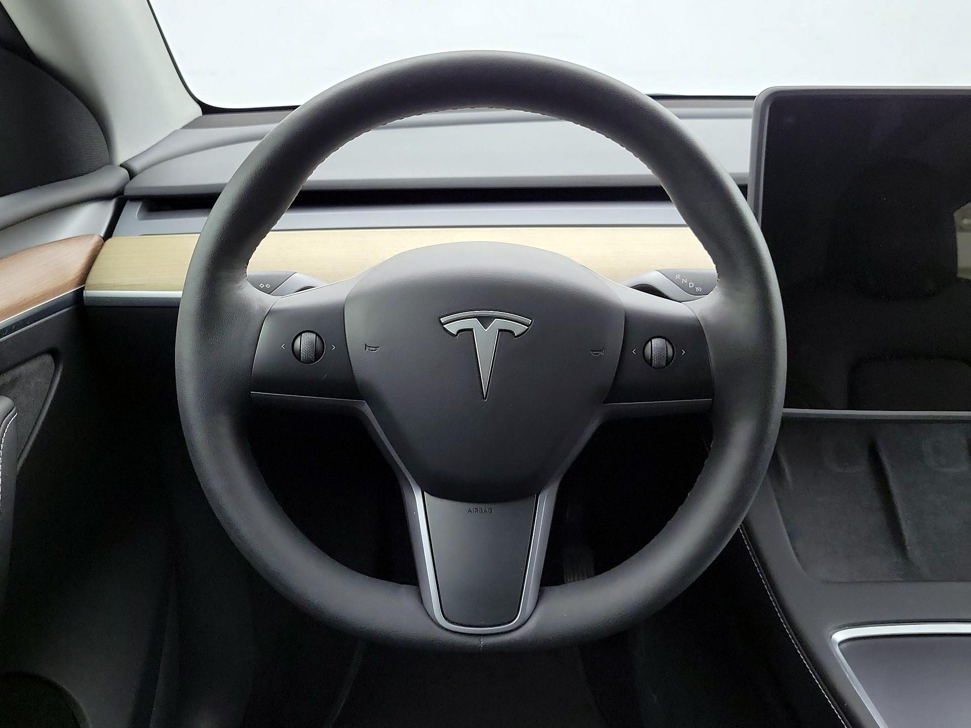 Thumbnail: 2023 Tesla Model Y - 10