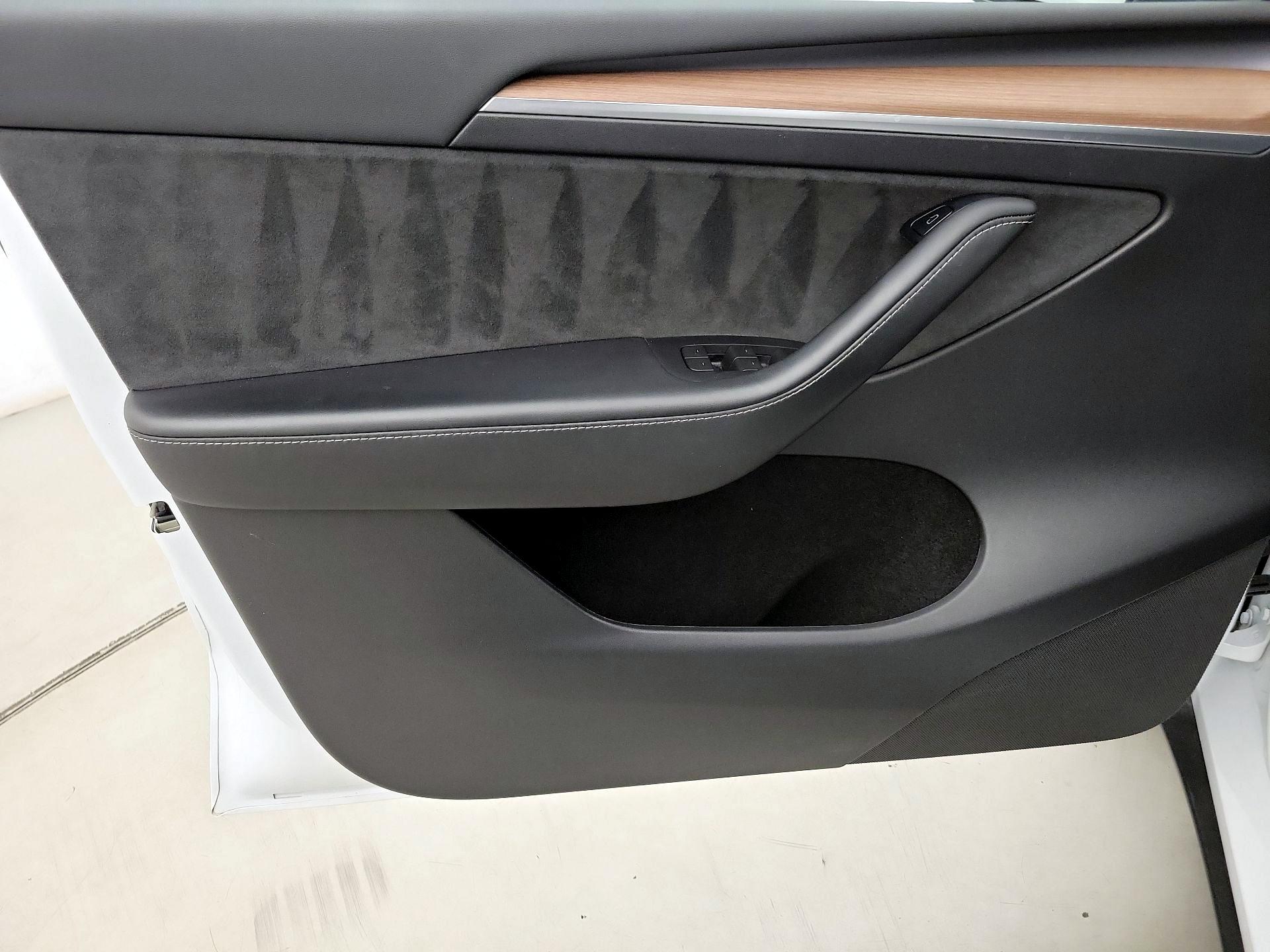 Thumbnail: 2023 Tesla Model Y - 12