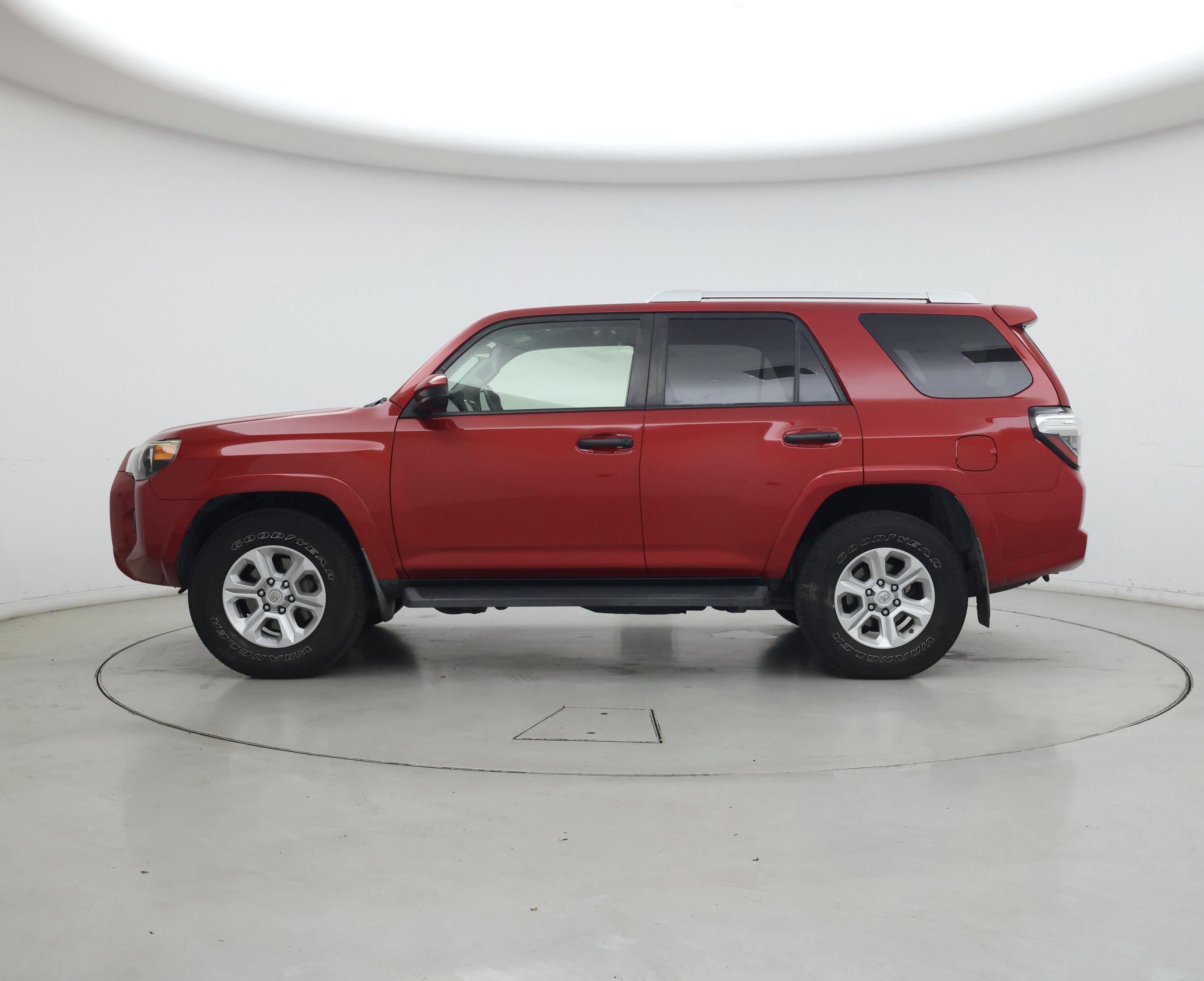 Thumbnail: 2017 Toyota 4Runner - 3