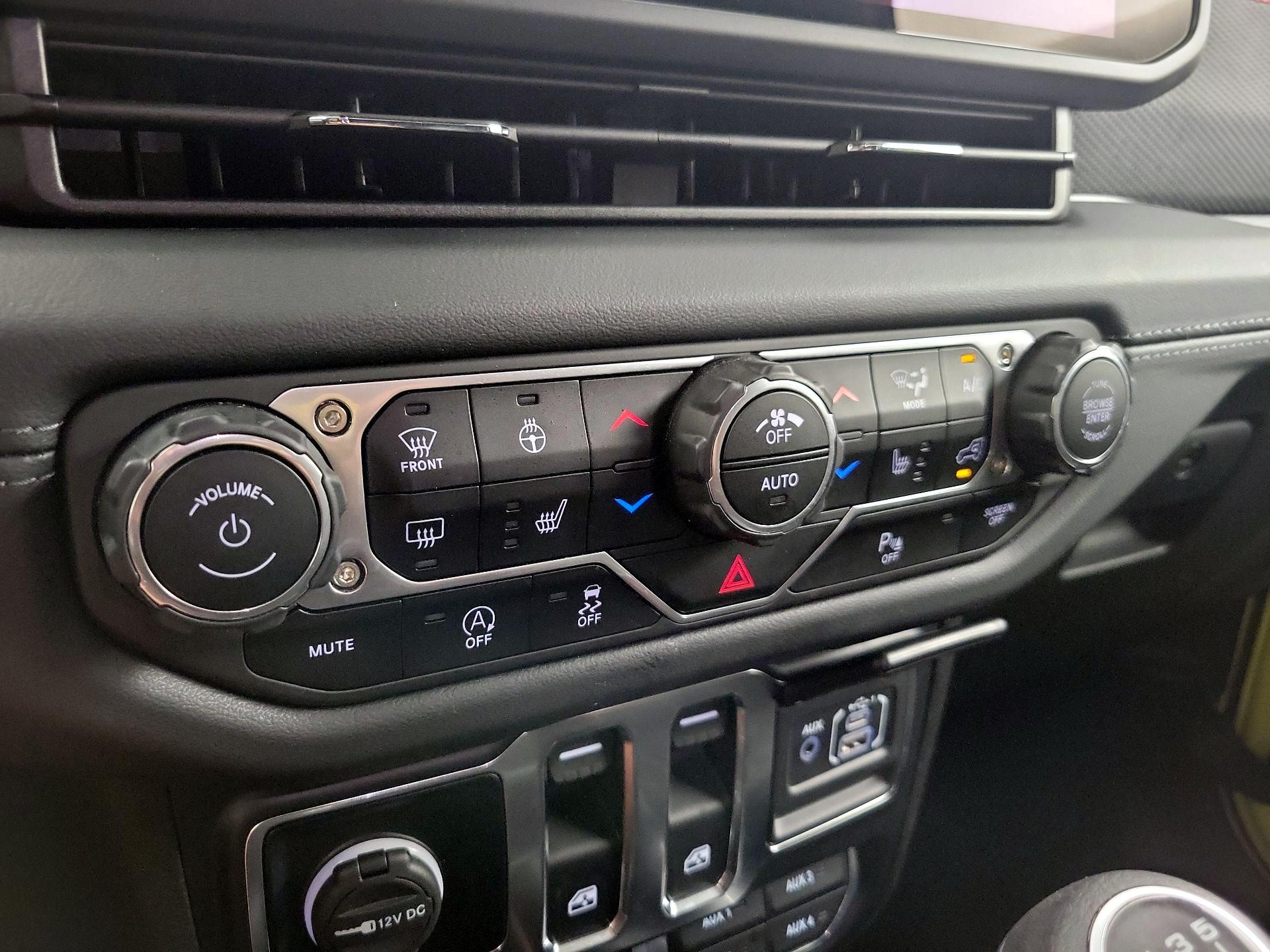 Thumbnail: 2024 Jeep Wrangler - 17