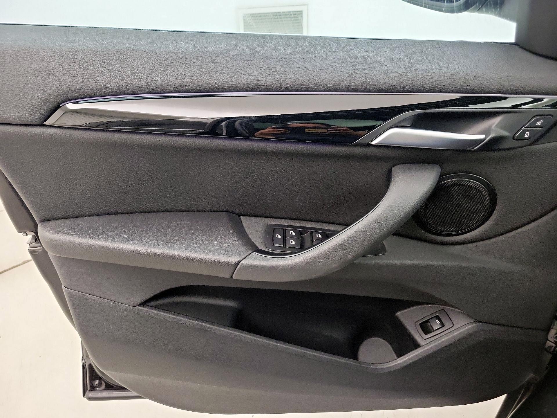 Thumbnail: 2020 BMW X1 - 12
