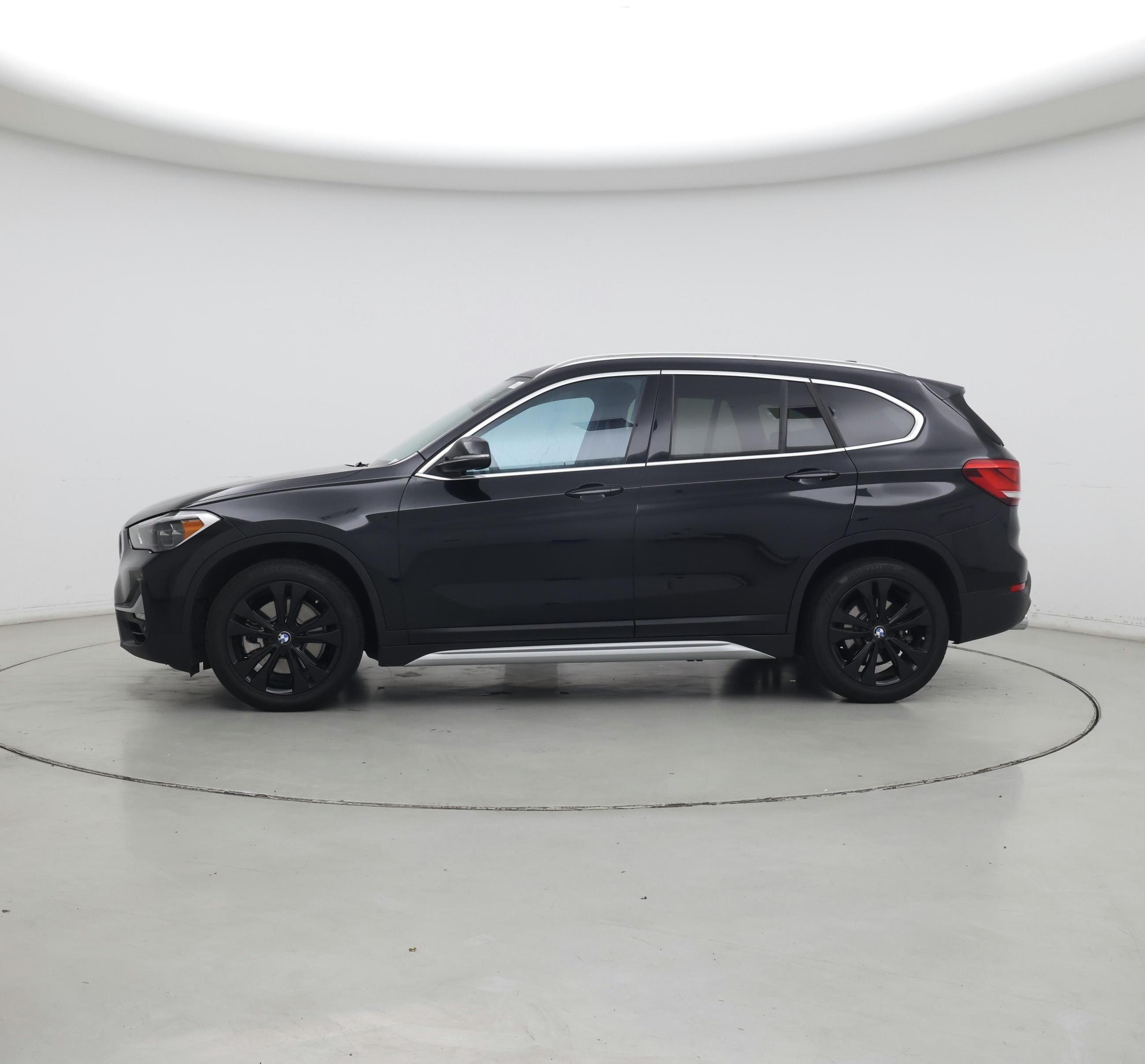 Thumbnail: 2020 BMW X1 - 3