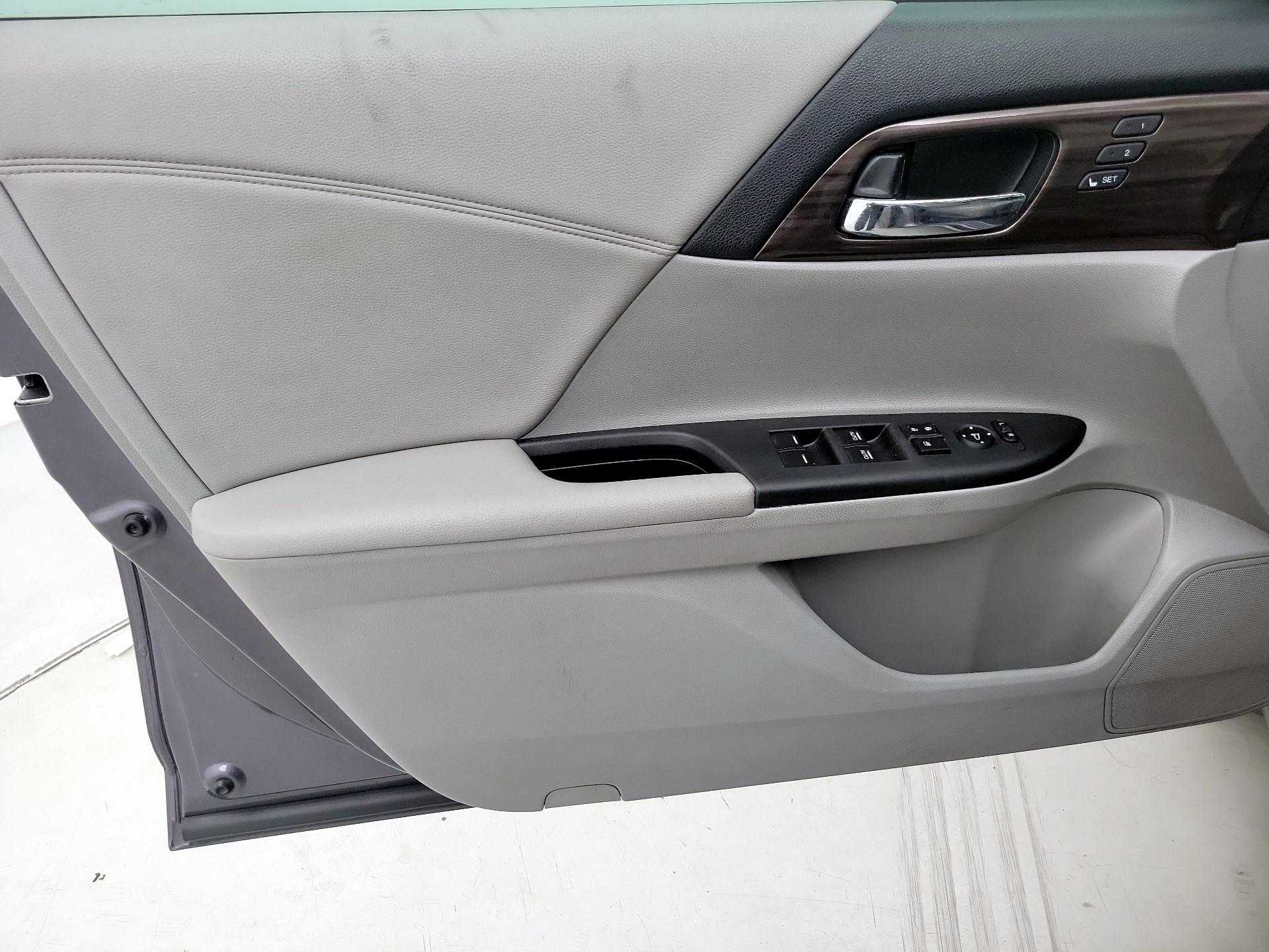 Thumbnail: 2017 Honda Accord - 12