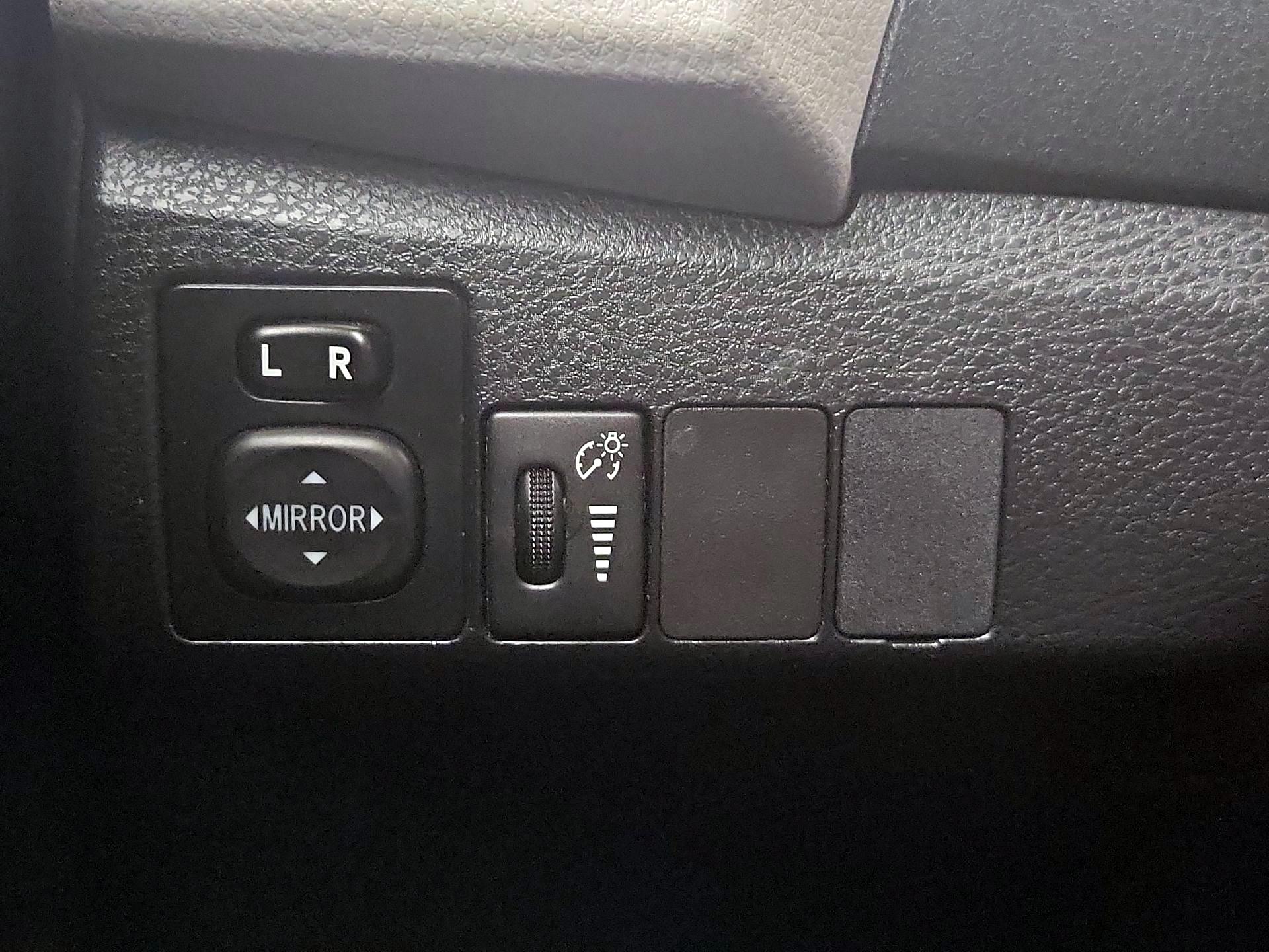 Thumbnail: 2014 Toyota Corolla - 13