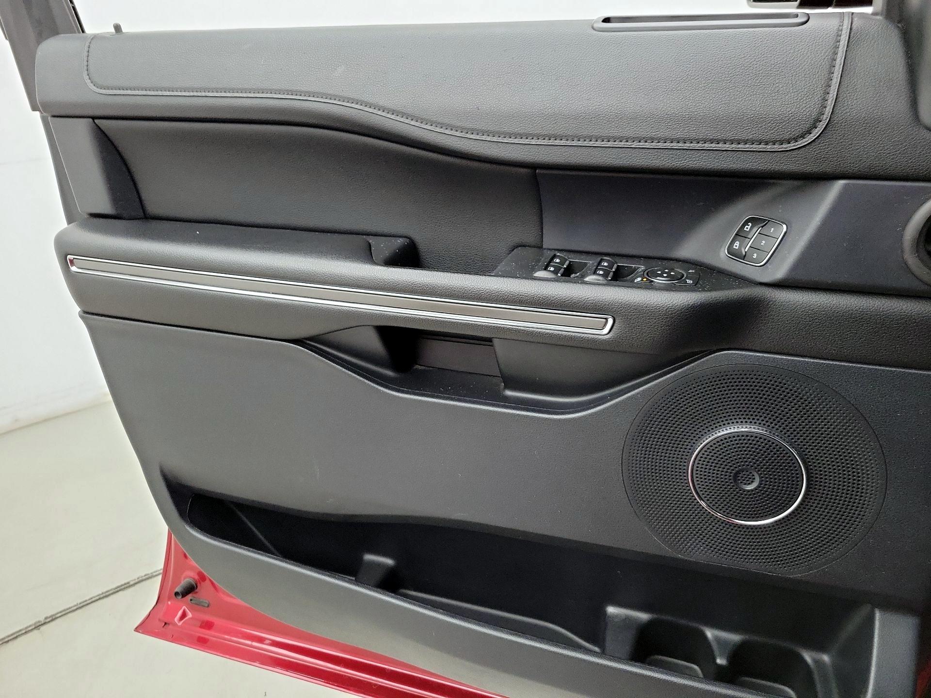 Thumbnail: 2021 Ford Expedition - 12