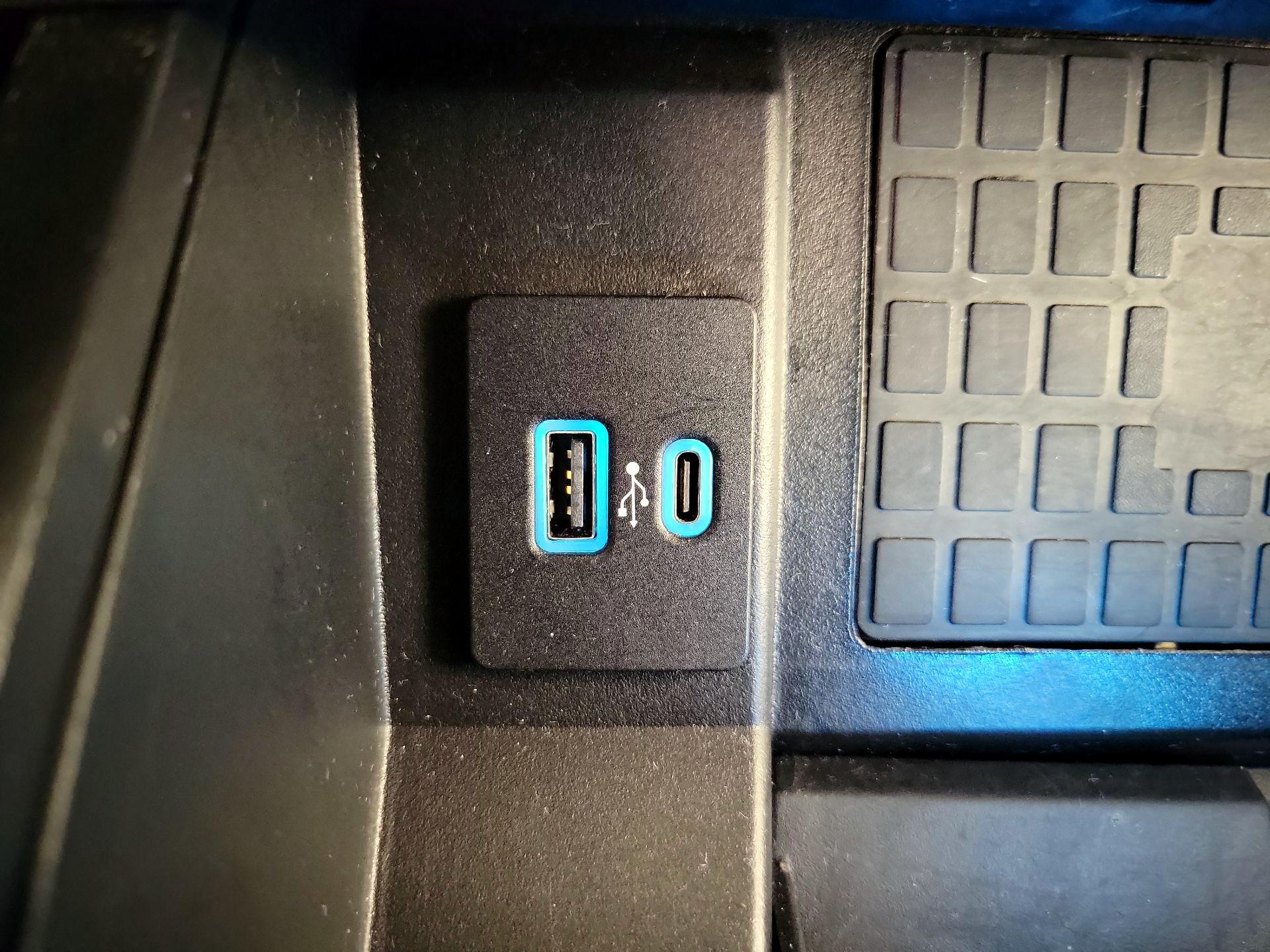 Thumbnail: 2021 Ford Expedition - 19