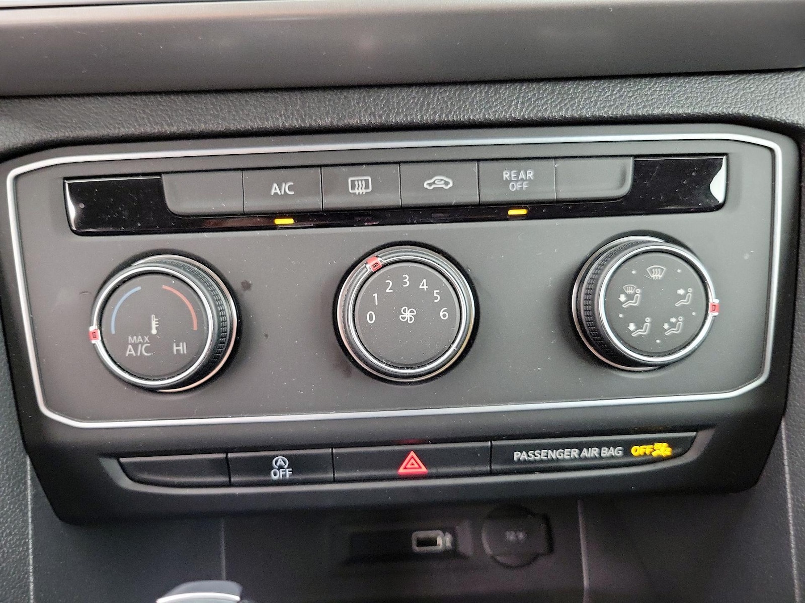 2018 Volkswagen Atlas S - Photo 17