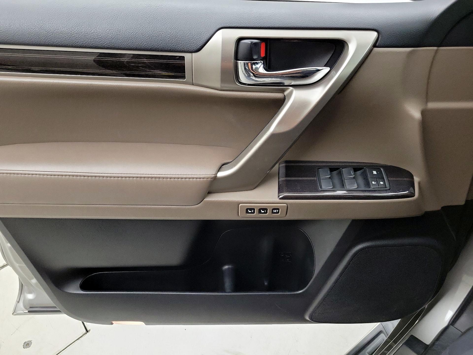 Thumbnail: 2020 Lexus GX - 12