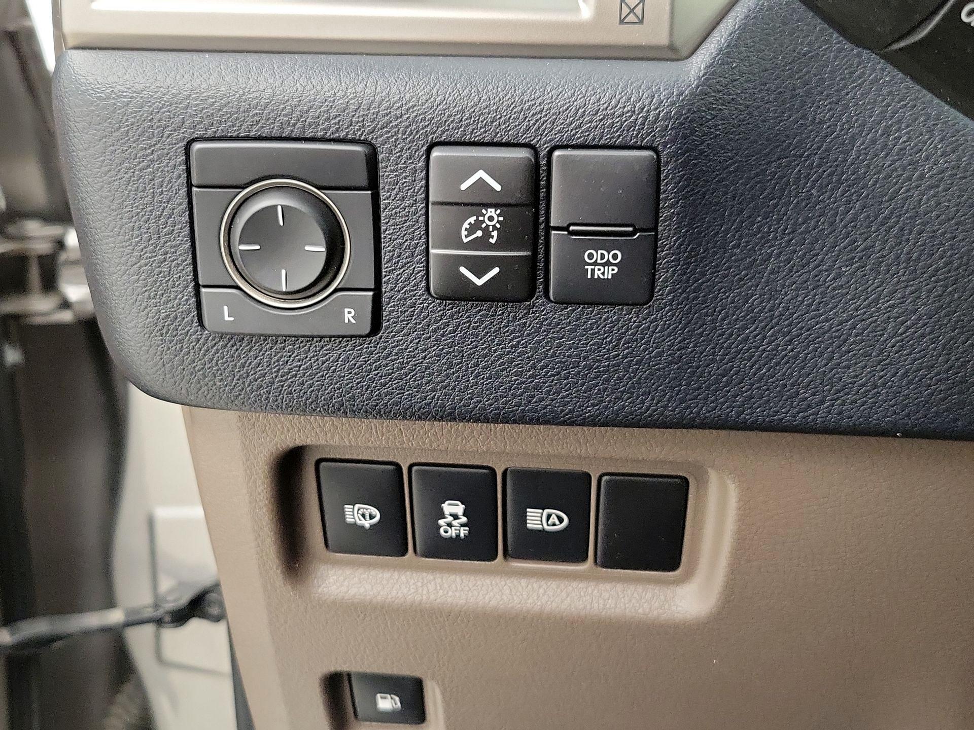 Thumbnail: 2020 Lexus GX - 13