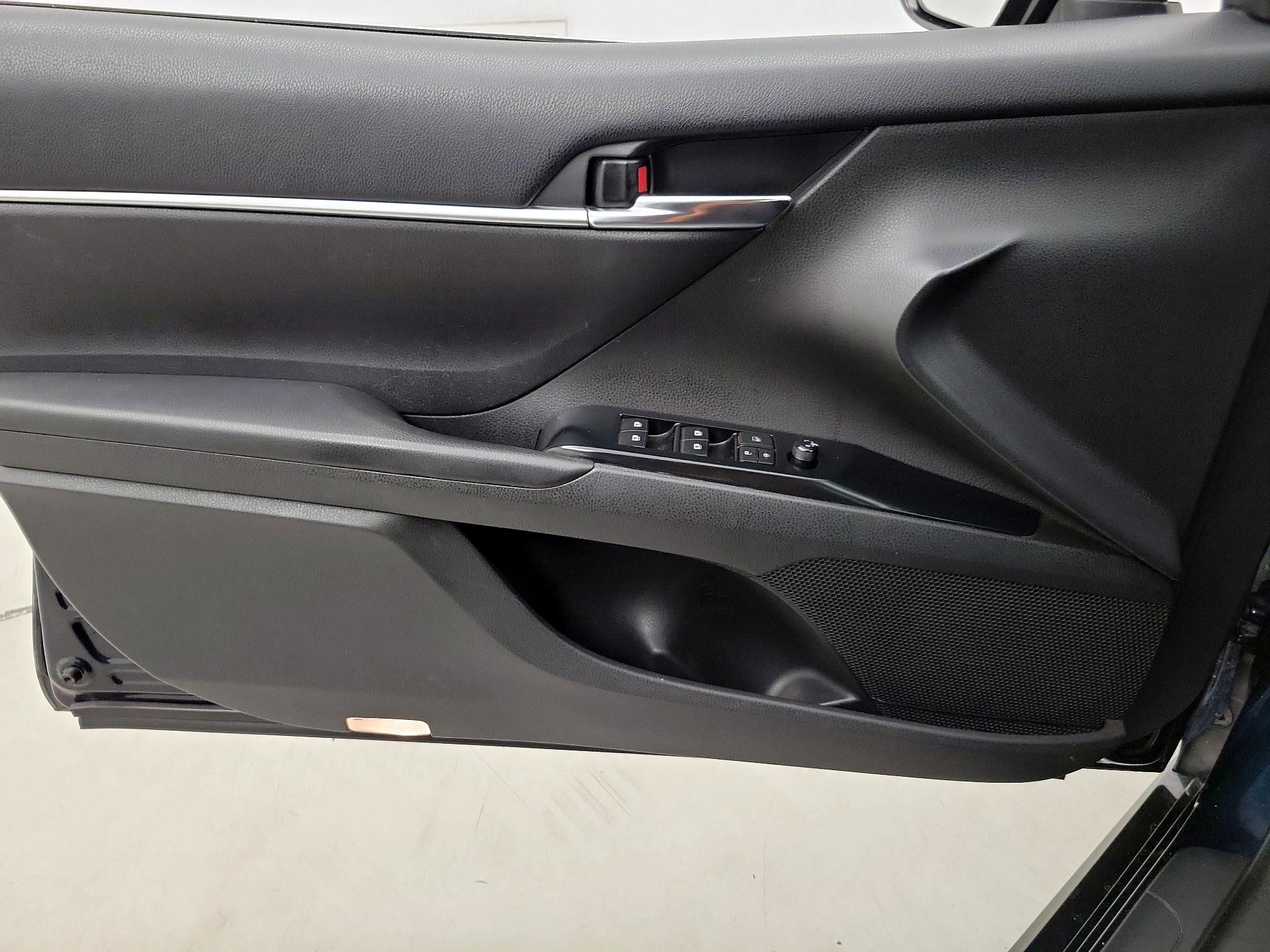 Thumbnail: 2019 Toyota Camry - 12