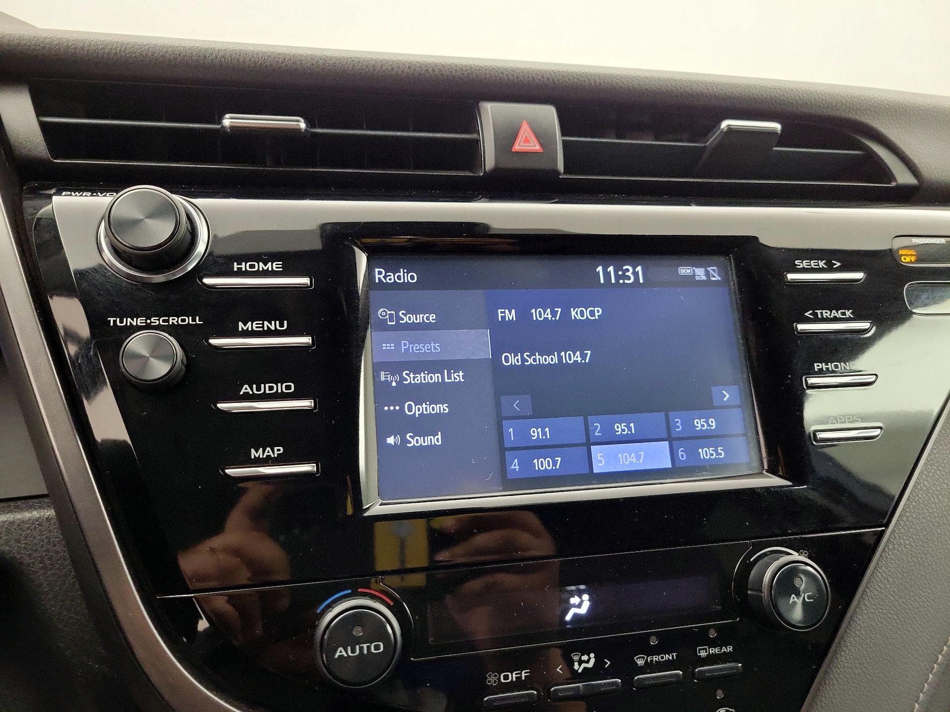 Thumbnail: 2019 Toyota Camry - 15