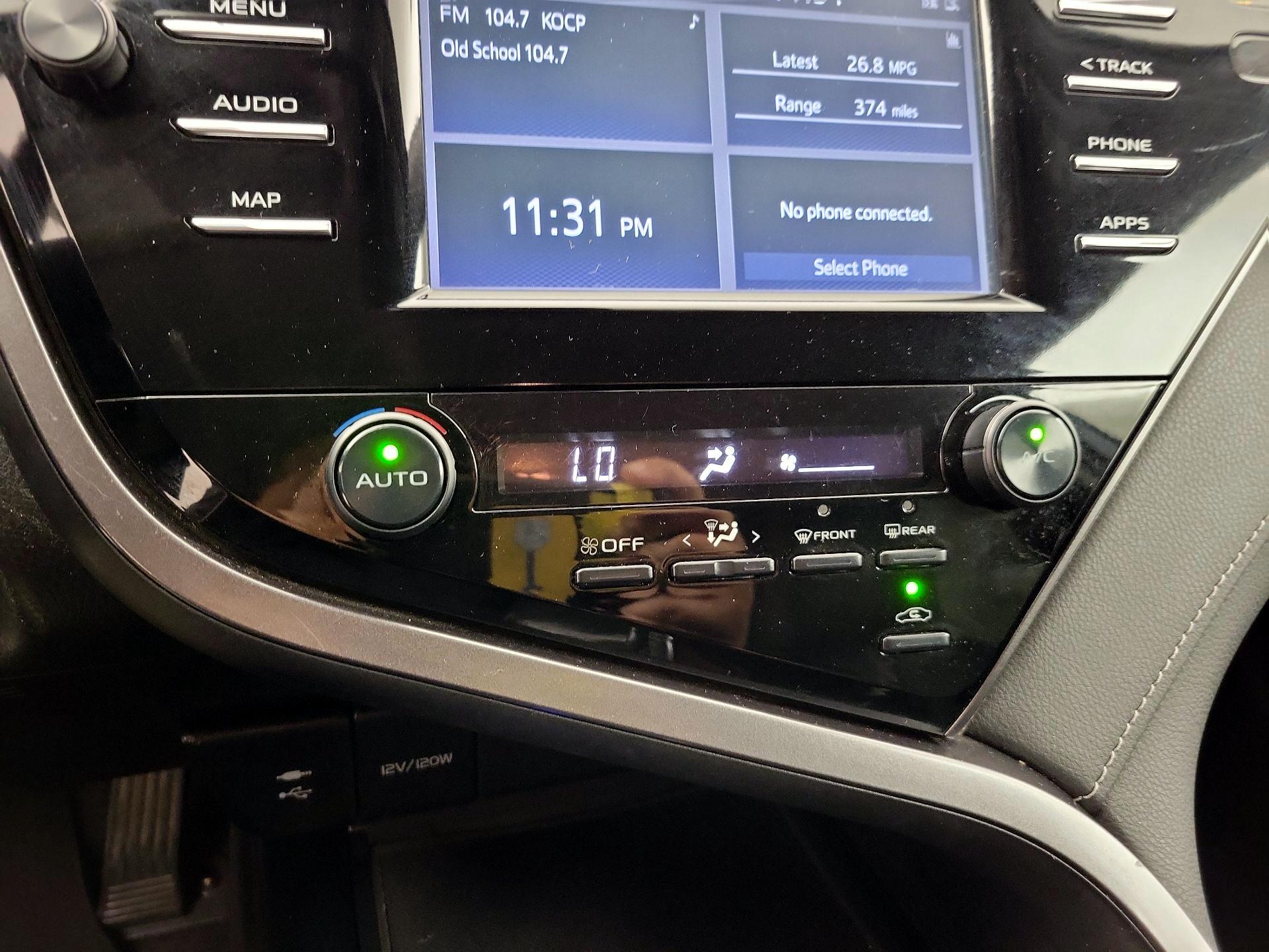 Thumbnail: 2019 Toyota Camry - 16