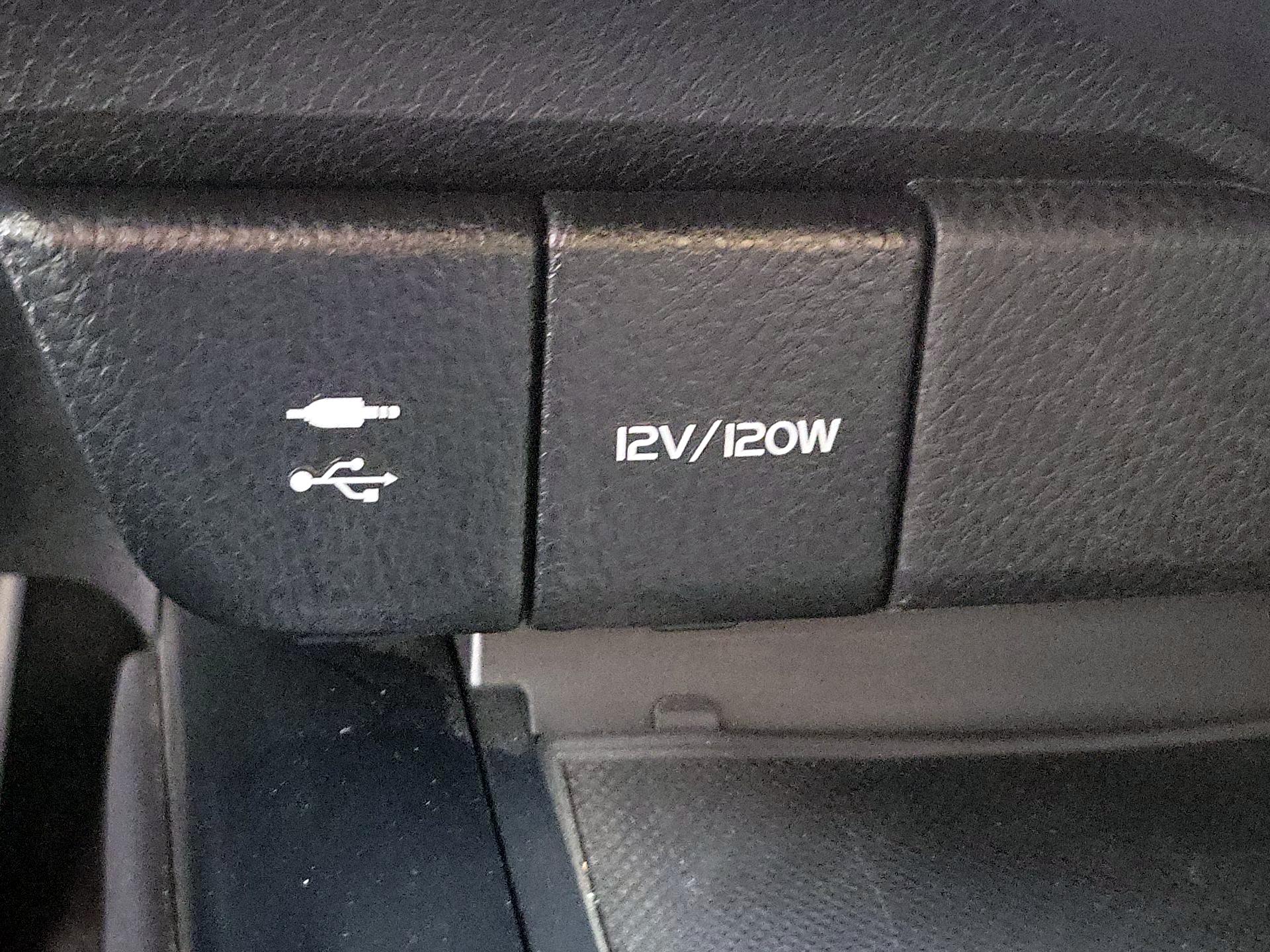 Thumbnail: 2019 Toyota Camry - 18