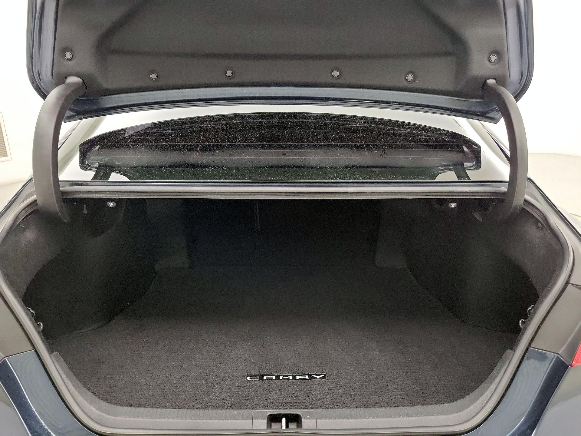 Thumbnail: 2019 Toyota Camry - 20