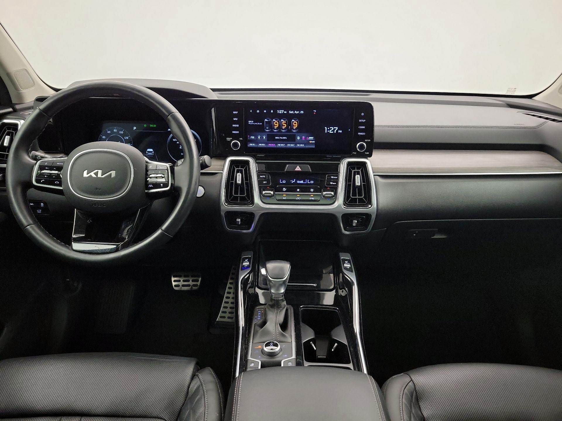 Thumbnail: 2022 Kia Sorento - 9
