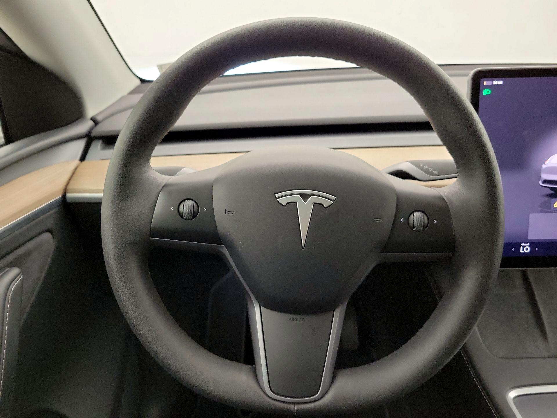 Thumbnail: 2023 Tesla Model Y - 10