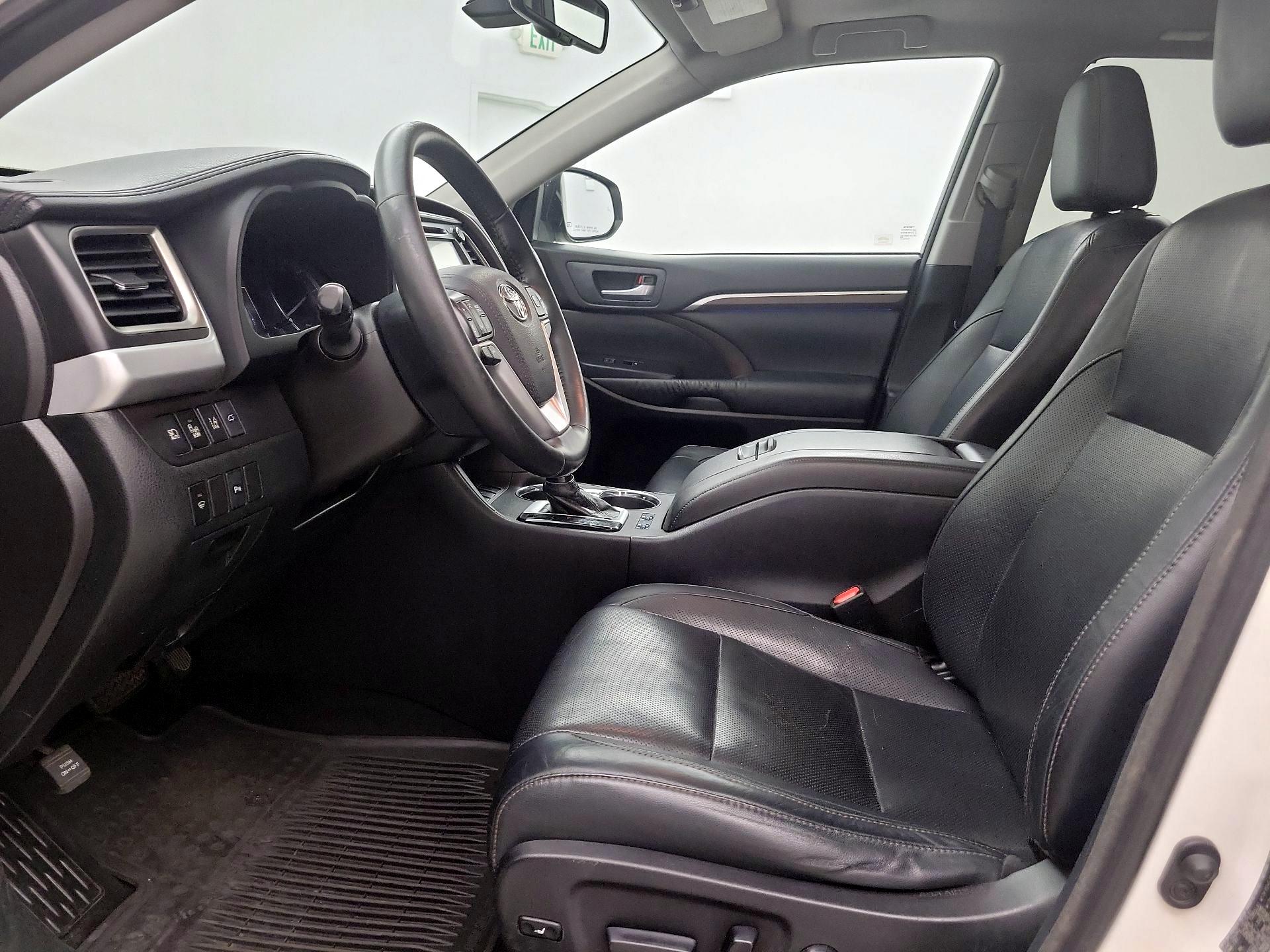 Thumbnail: 2015 Toyota Highlander - 11