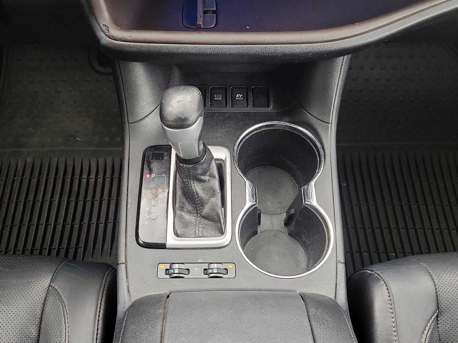 Thumbnail: 2015 Toyota Highlander - 18