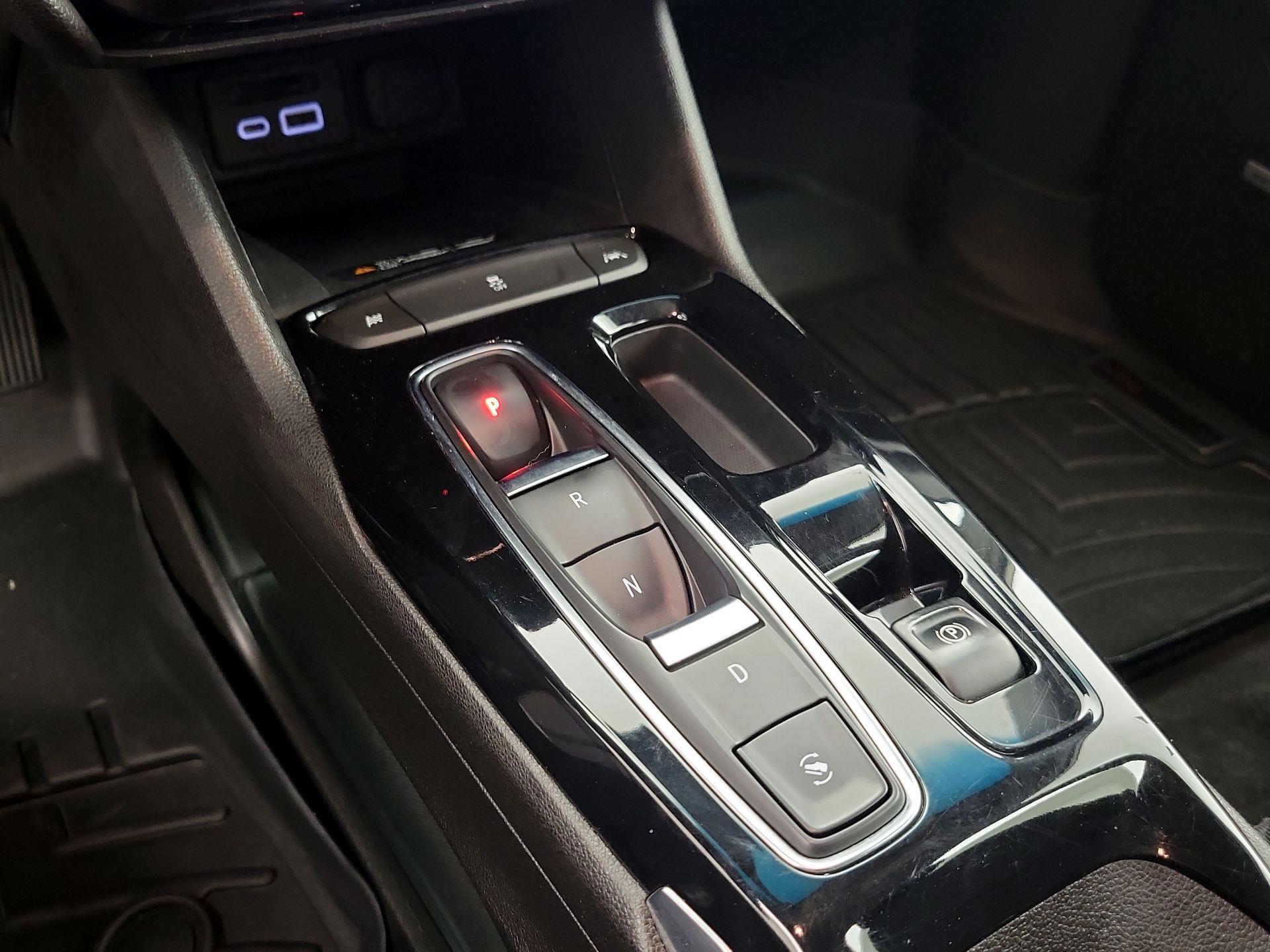 Thumbnail: 2022 Chevrolet Bolt EV - 17