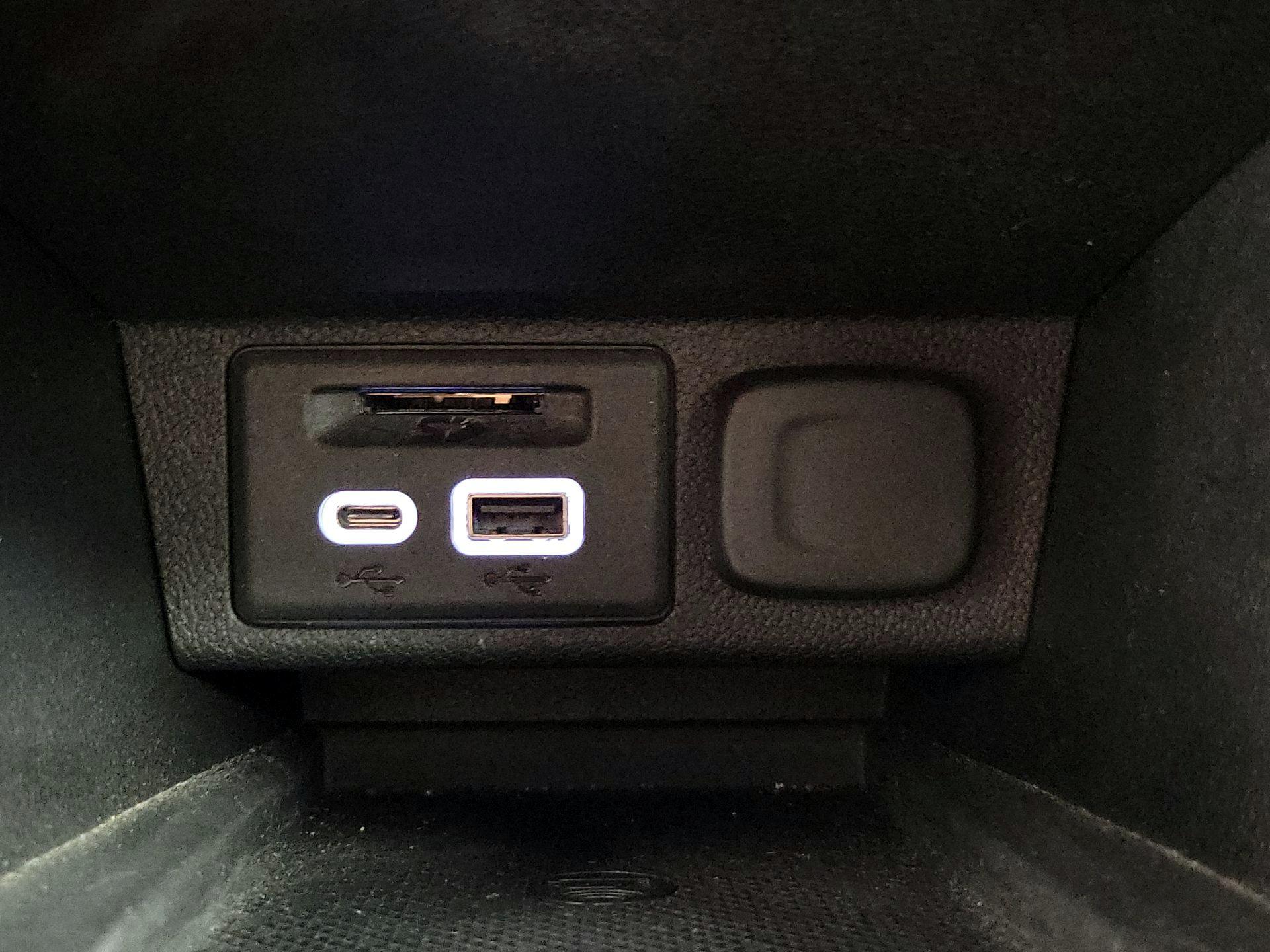 Thumbnail: 2022 Chevrolet Bolt EV - 18