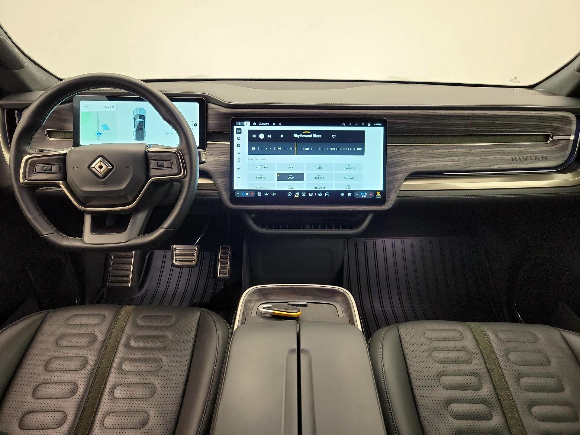 Thumbnail: 2022 Rivian R1T - 9