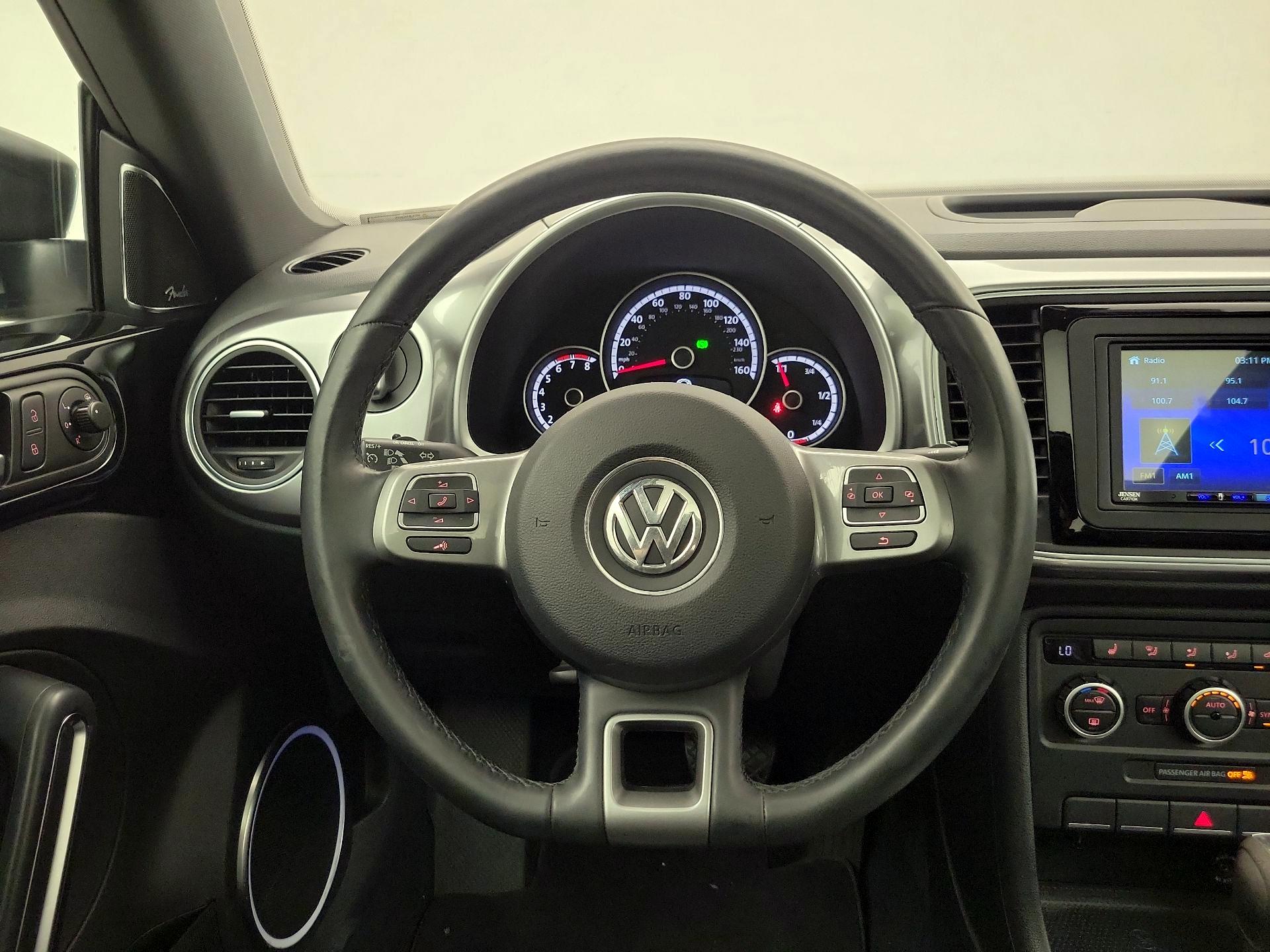 Thumbnail: 2014 Volkswagen Beetle - 10