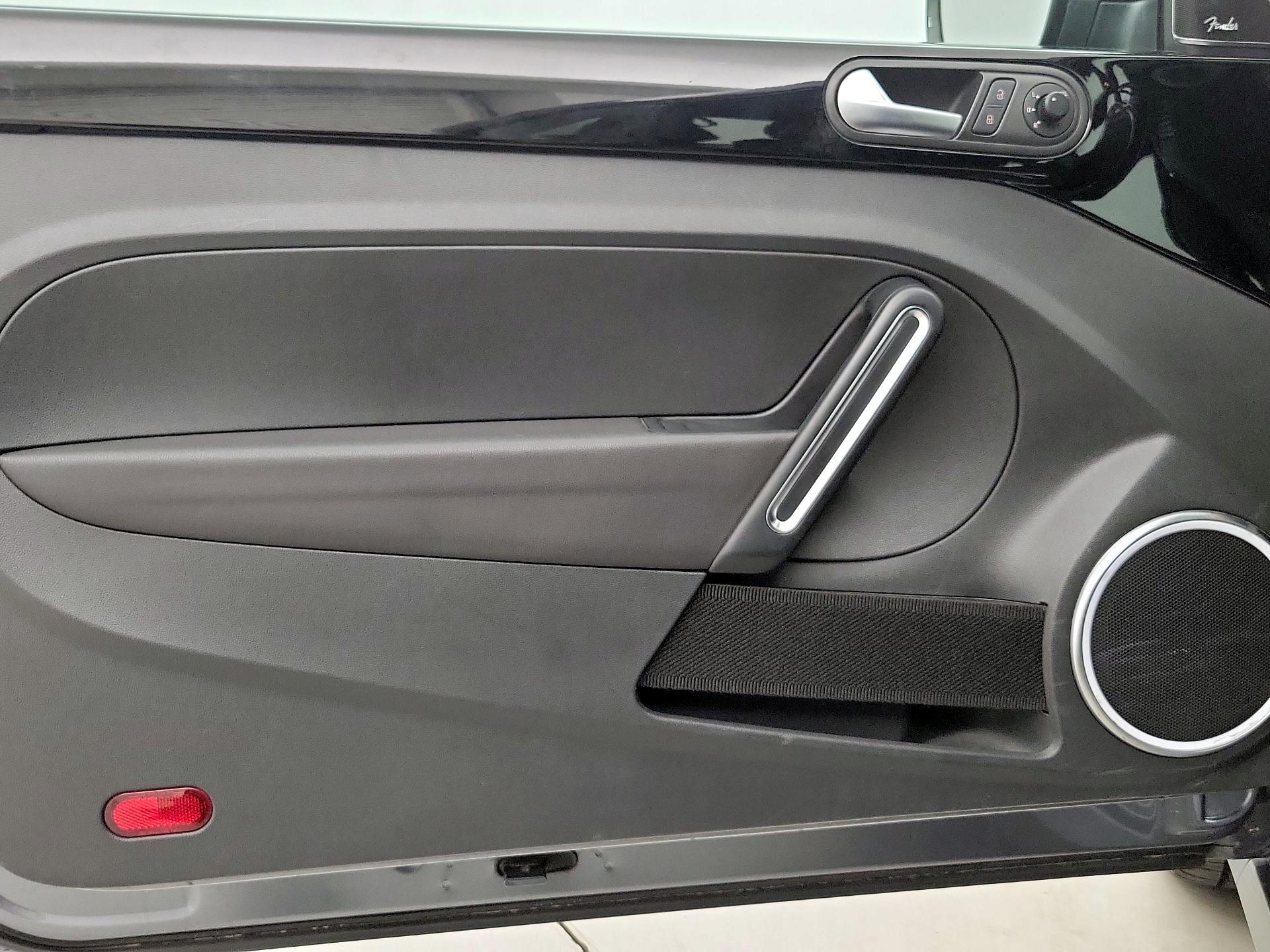 Thumbnail: 2014 Volkswagen Beetle - 12