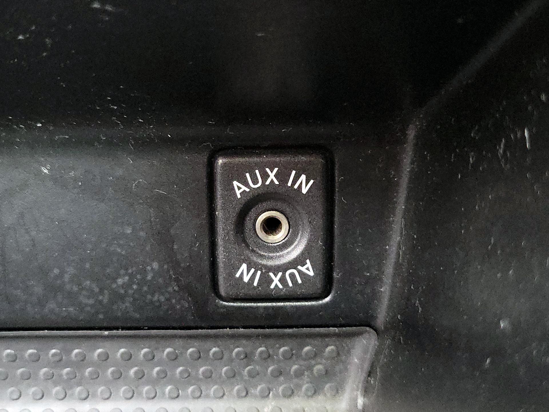 Thumbnail: 2014 Volkswagen Beetle - 17