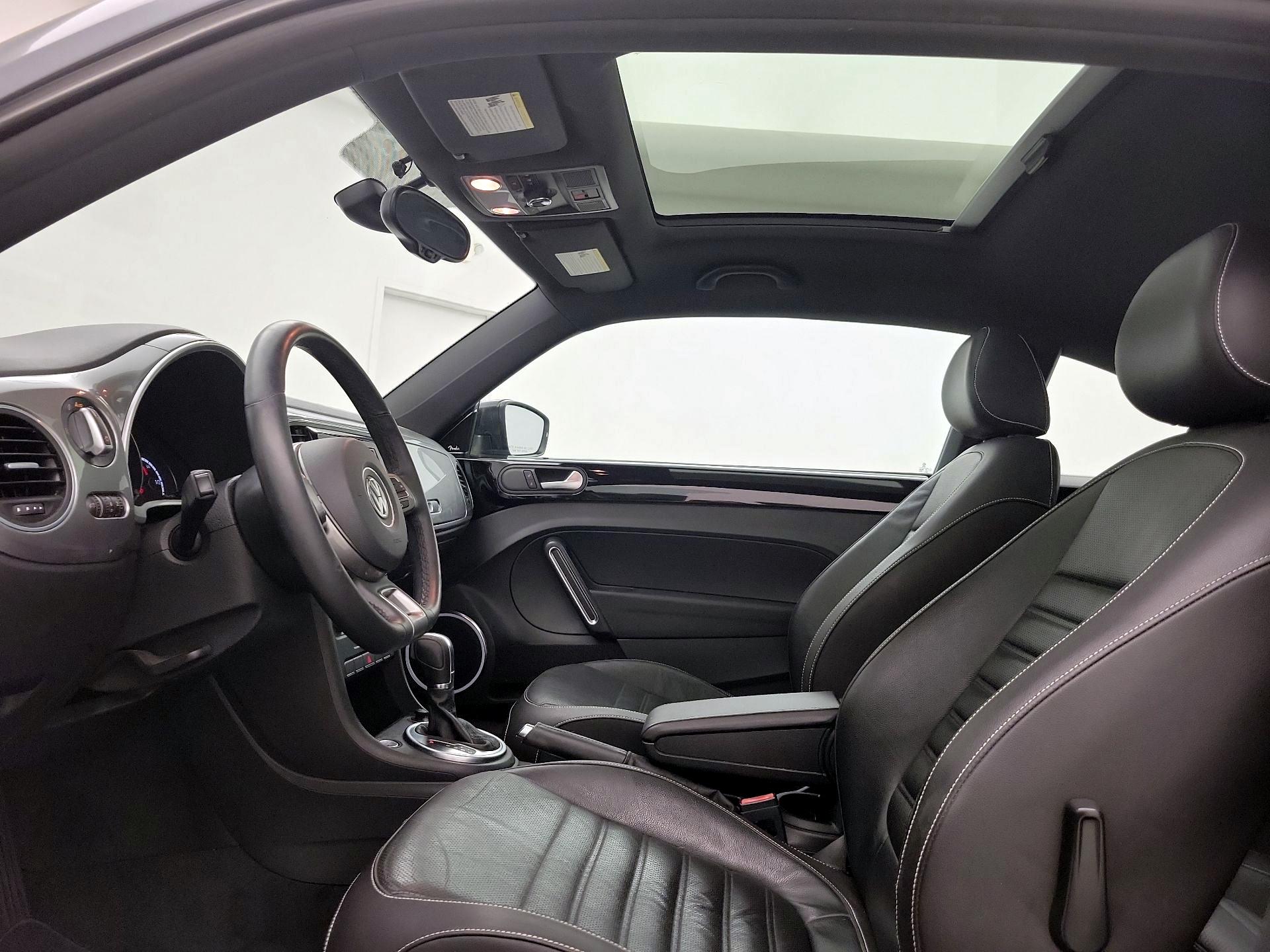 Thumbnail: 2014 Volkswagen Beetle - 18