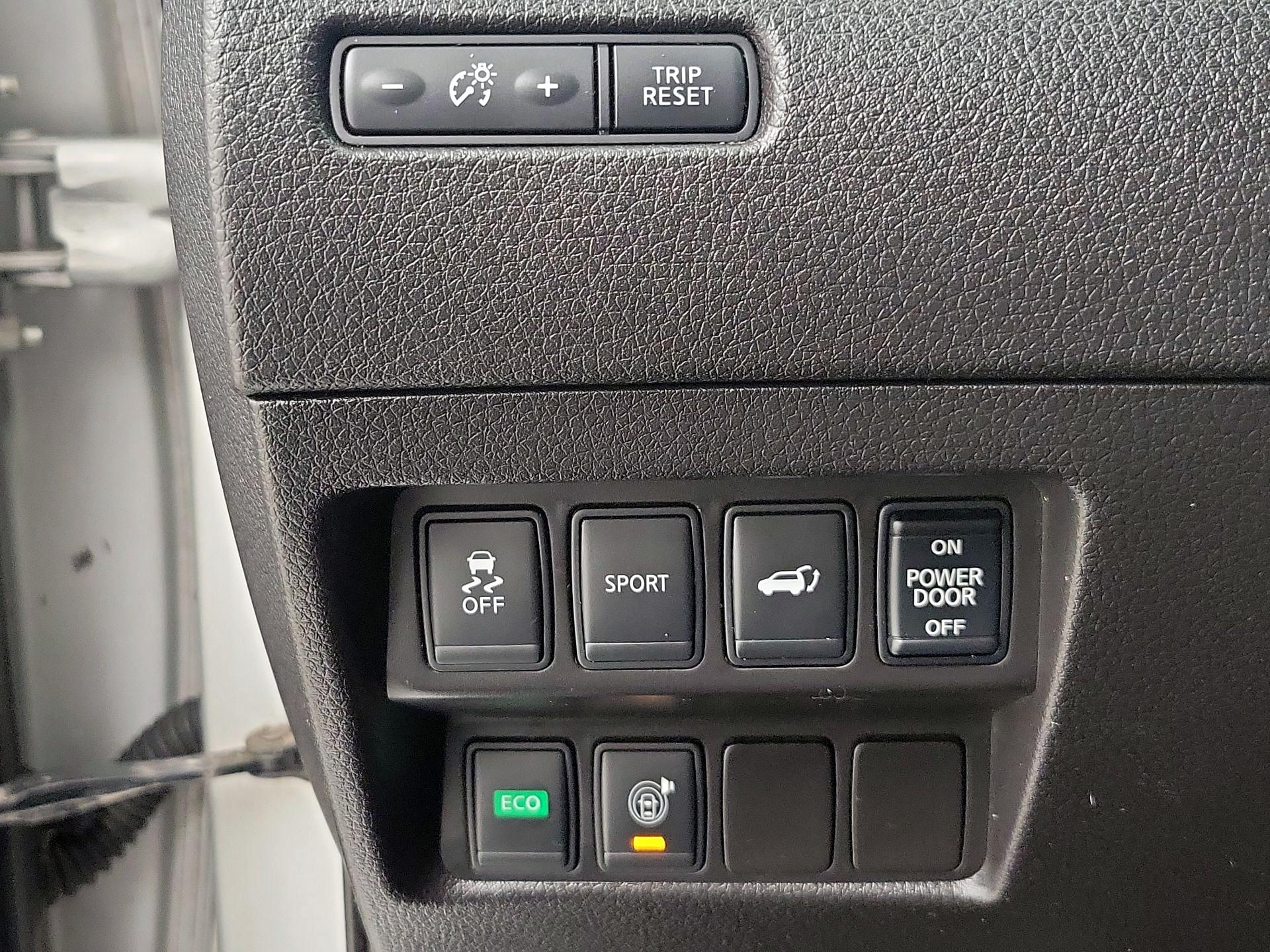 Thumbnail: 2016 Nissan Rogue - 13