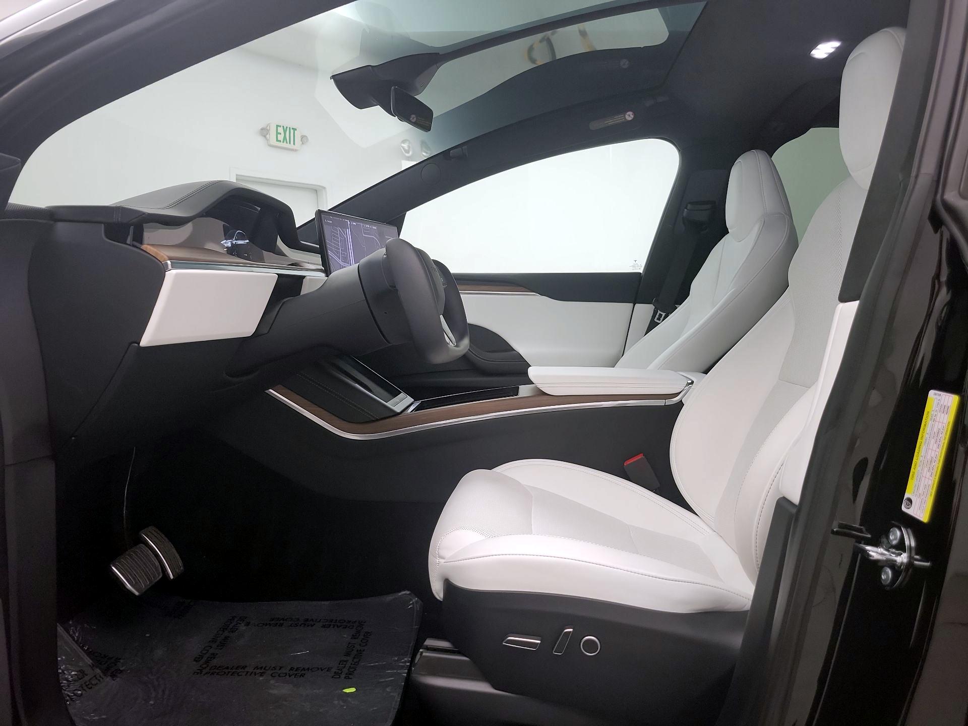 Thumbnail: 2023 Tesla Model X - 11