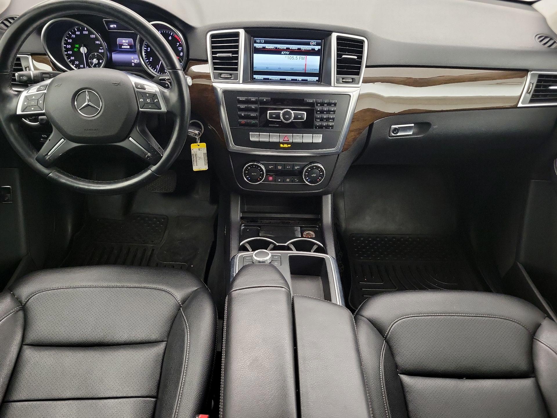 Thumbnail: 2015 Mercedes-Benz M-Class - 9