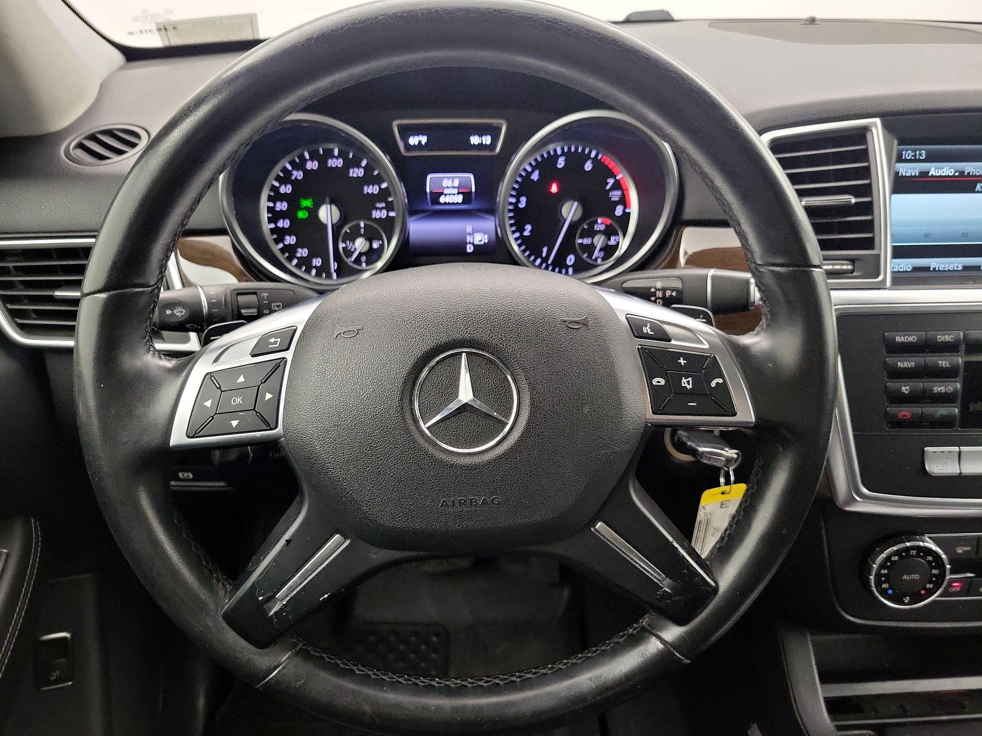 Thumbnail: 2015 Mercedes-Benz M-Class - 10
