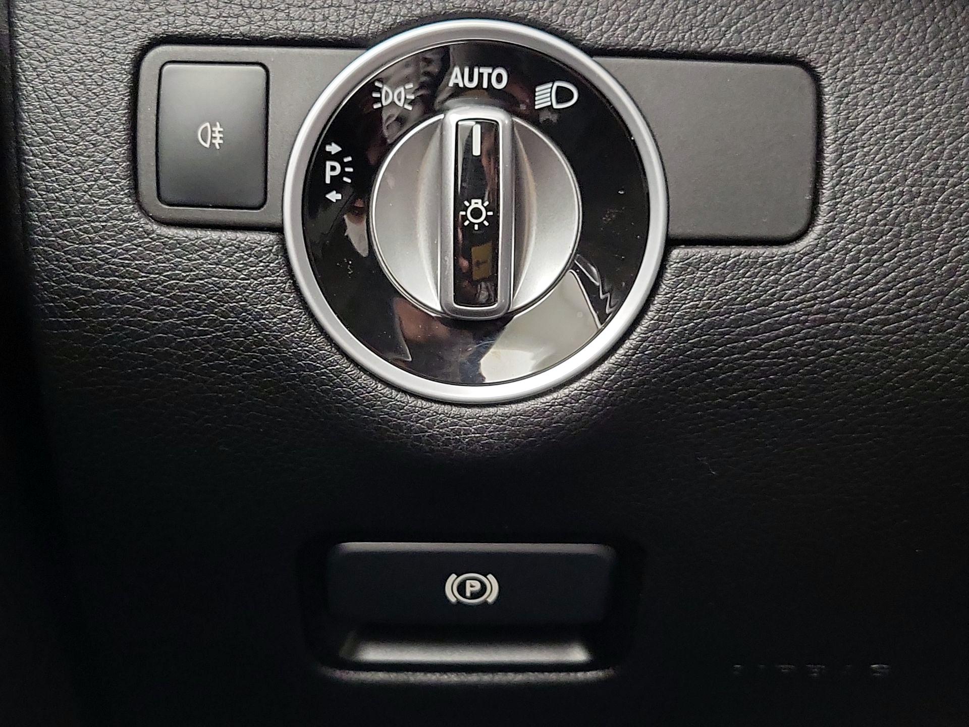Thumbnail: 2015 Mercedes-Benz M-Class - 13