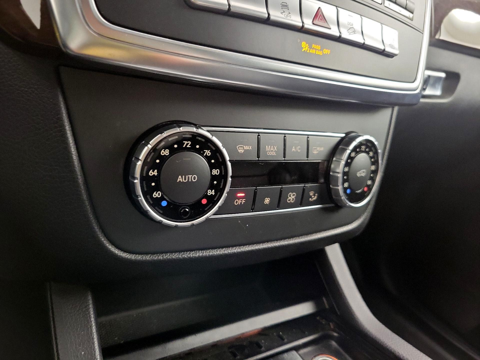 Thumbnail: 2015 Mercedes-Benz M-Class - 16