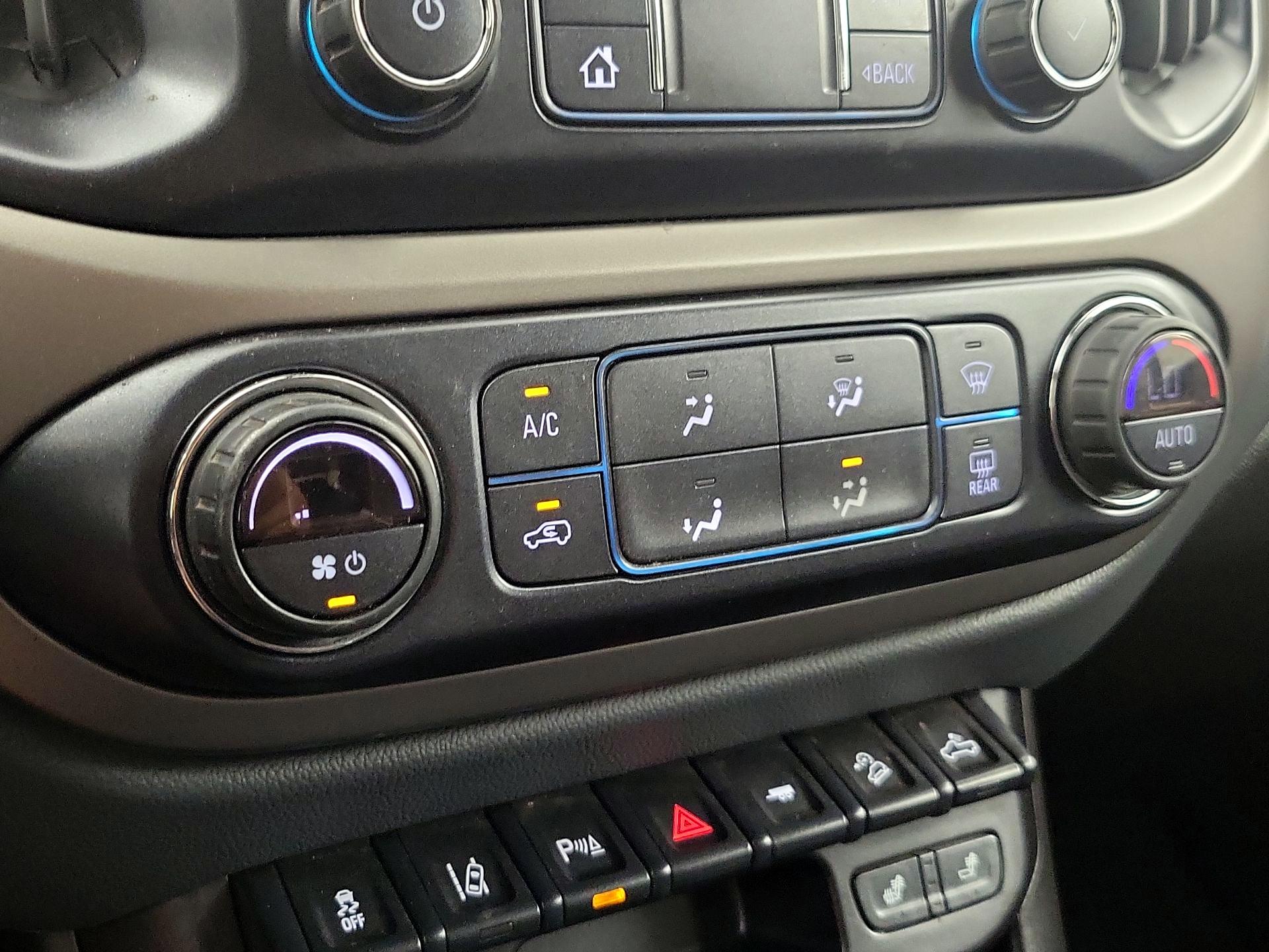 Thumbnail: 2021 Chevrolet Colorado - 16