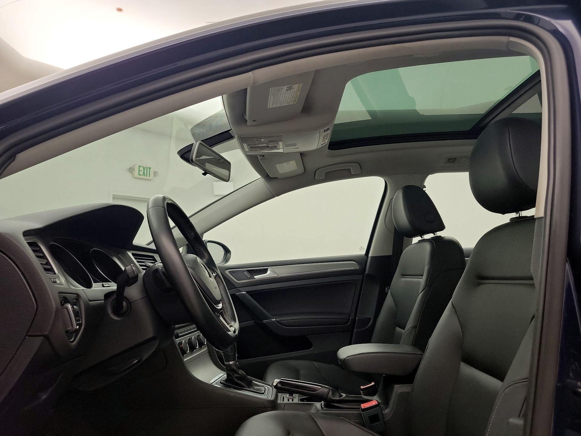 Thumbnail: 2016 Volkswagen Golf - 19