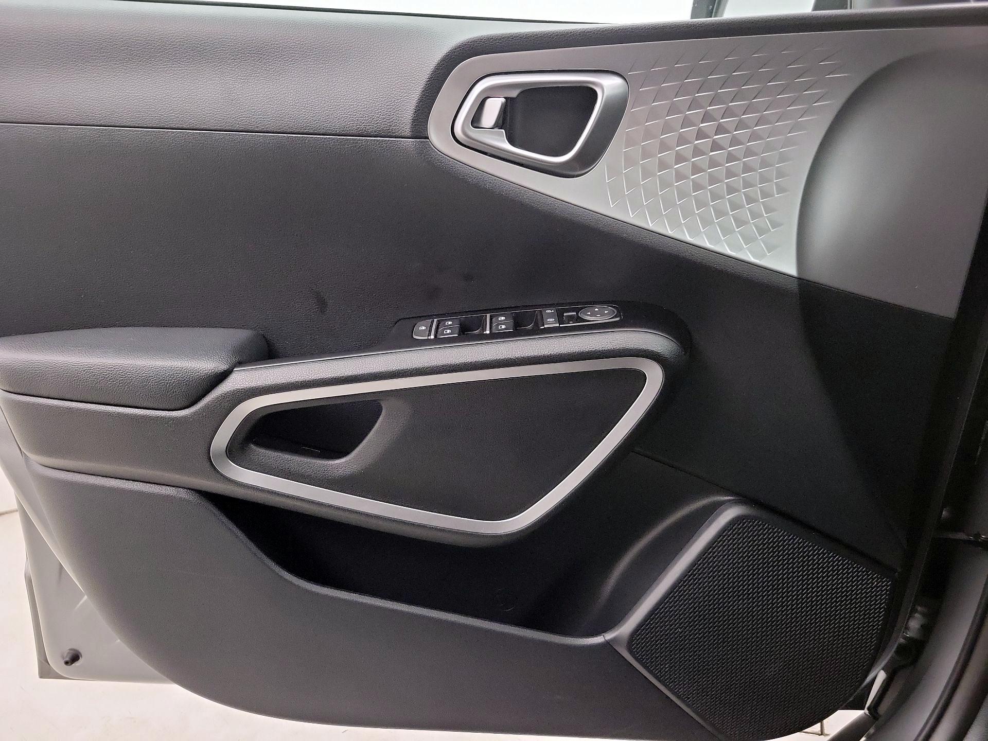 Thumbnail: 2023 Kia Soul - 12