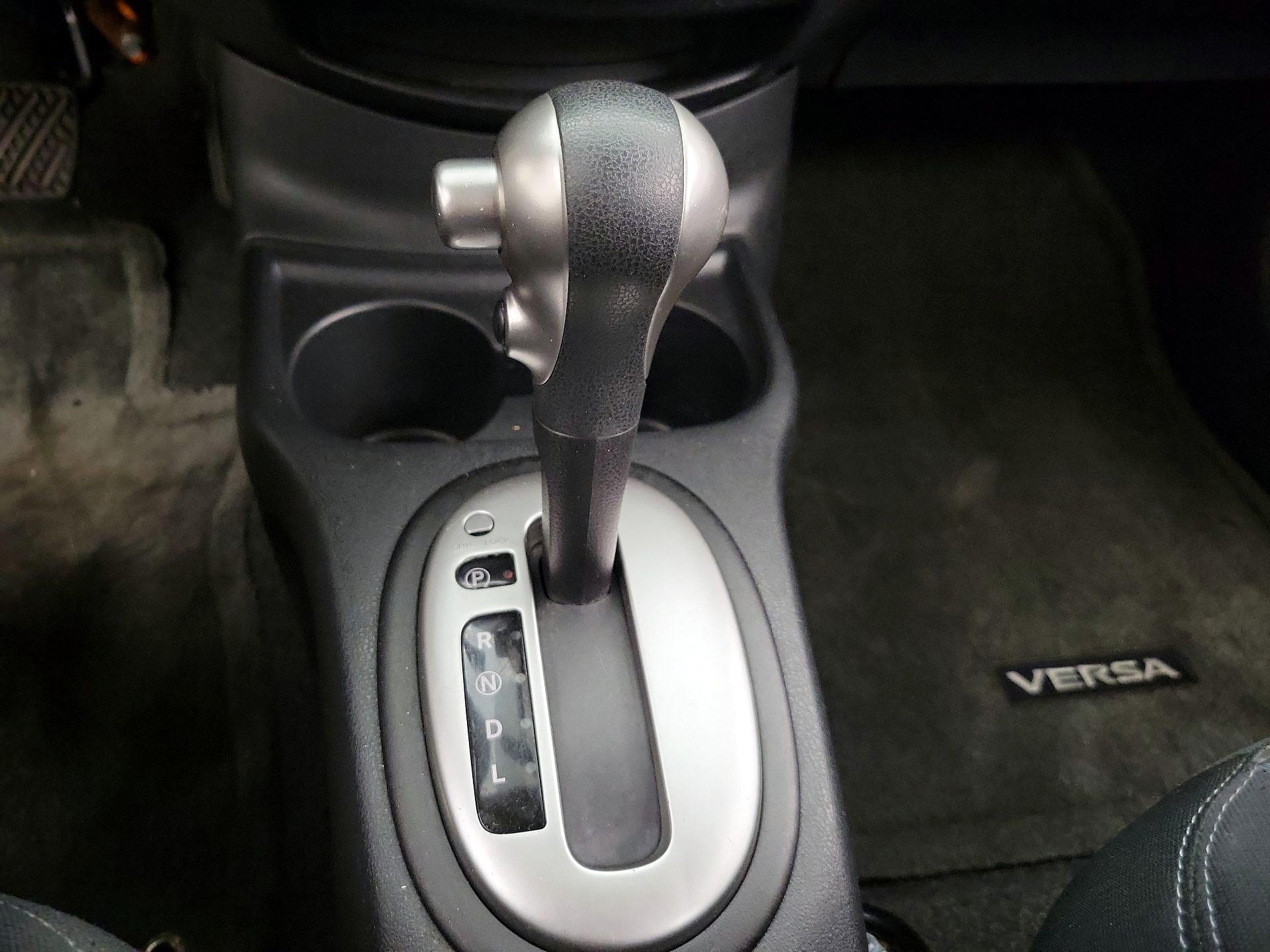 Thumbnail: 2016 Nissan Versa Note - 17