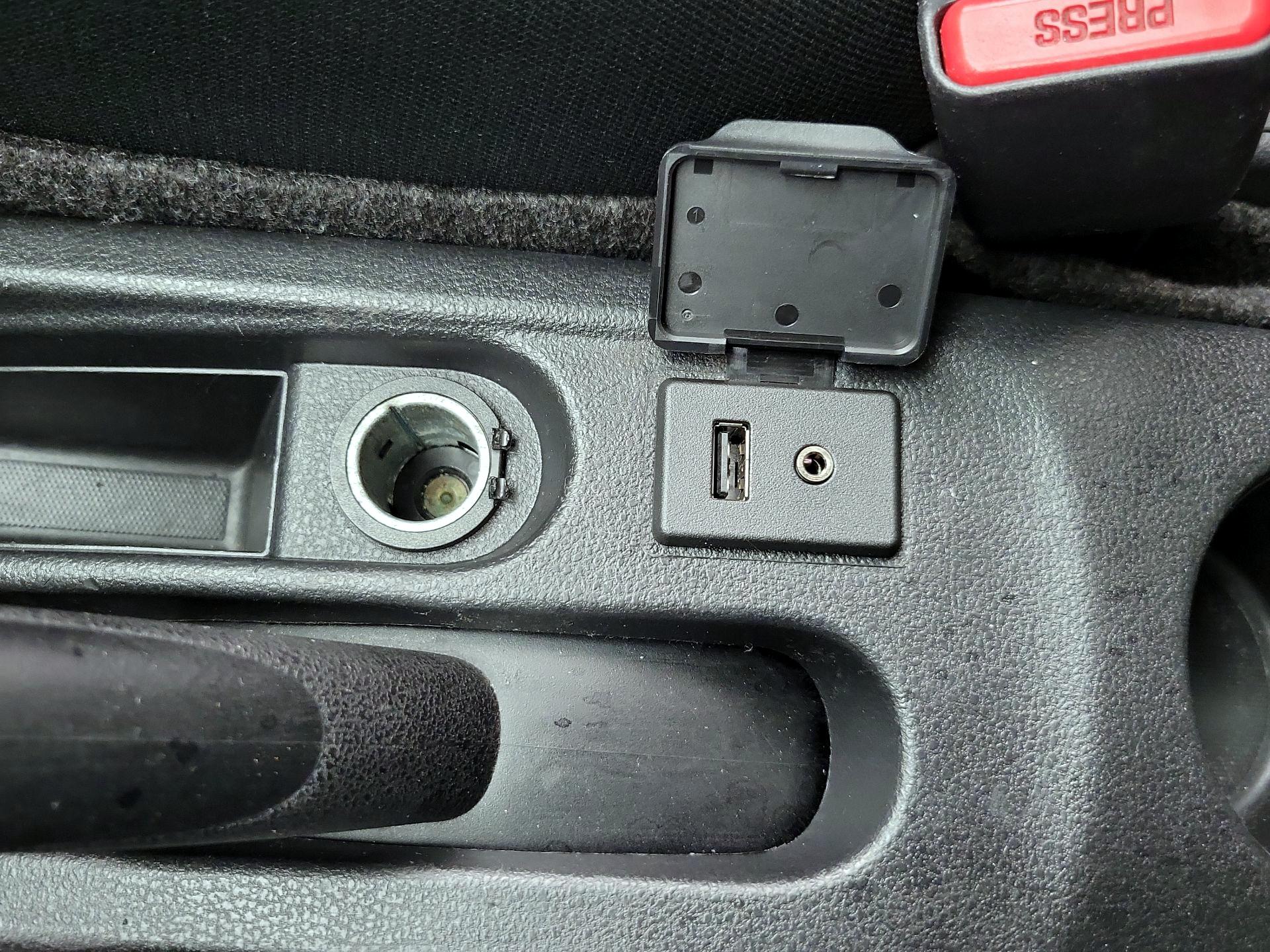 Thumbnail: 2016 Nissan Versa Note - 18