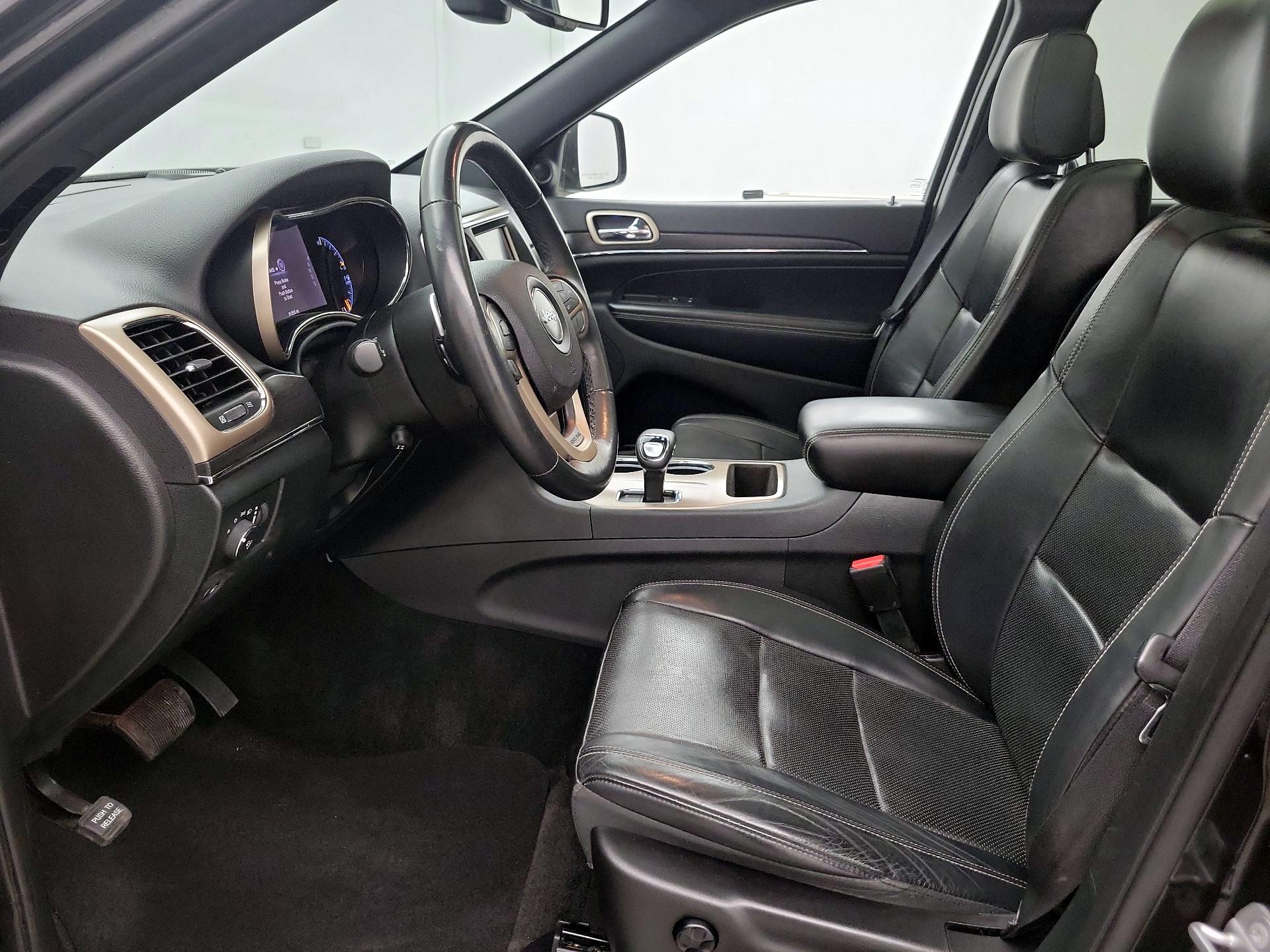 Thumbnail: 2015 Jeep Grand Cherokee - 11