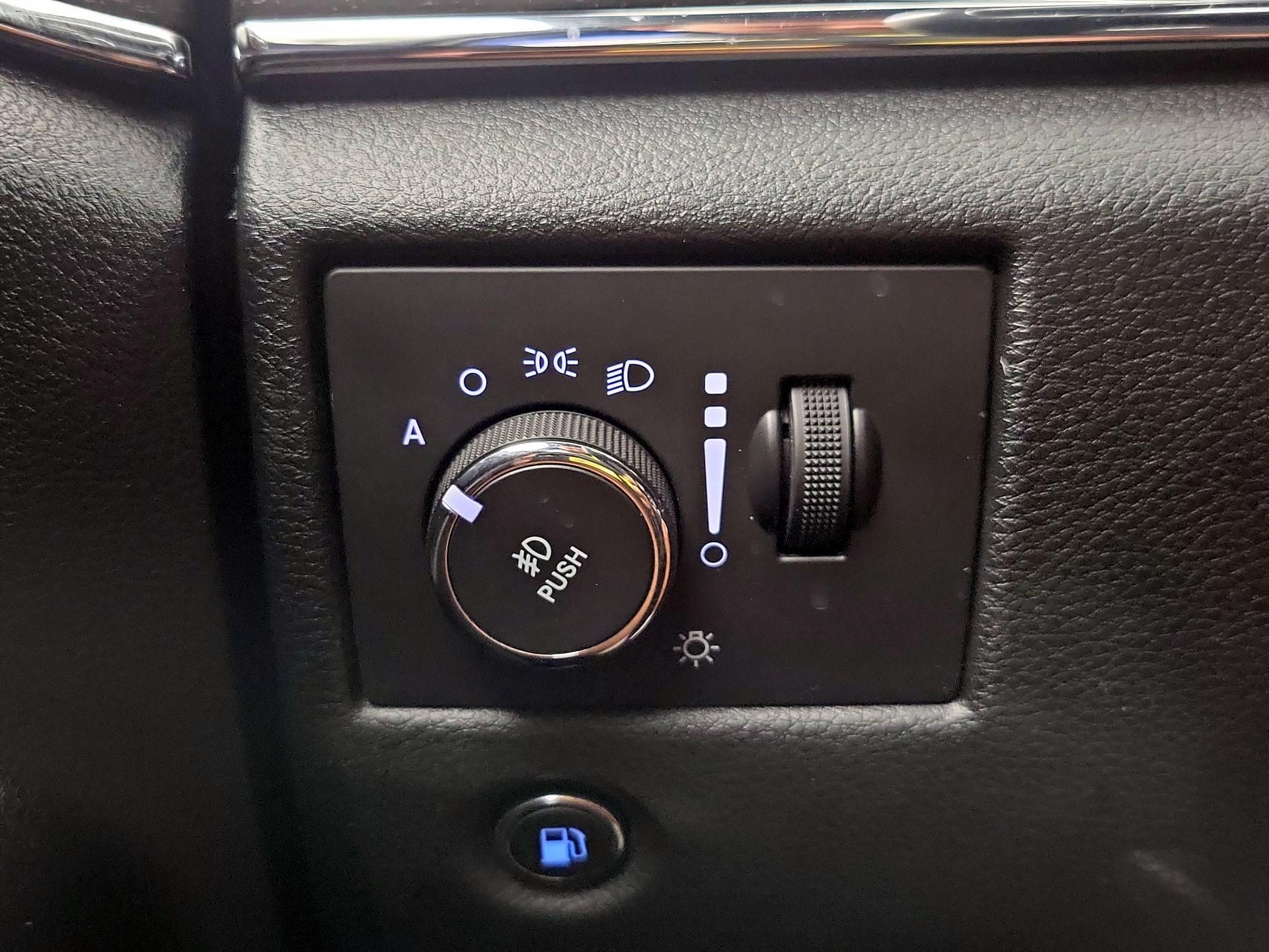 Thumbnail: 2015 Jeep Grand Cherokee - 13