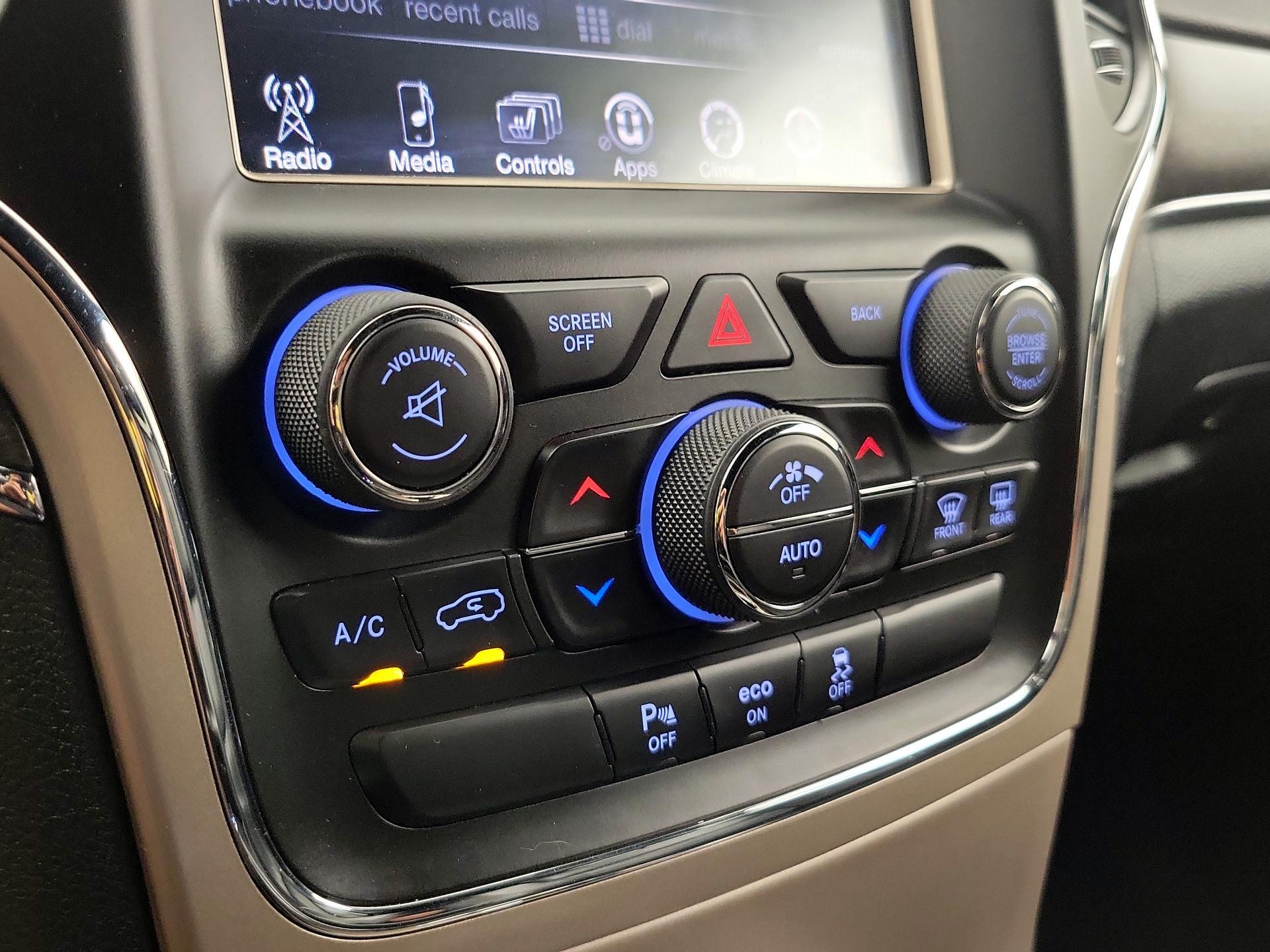 Thumbnail: 2015 Jeep Grand Cherokee - 17