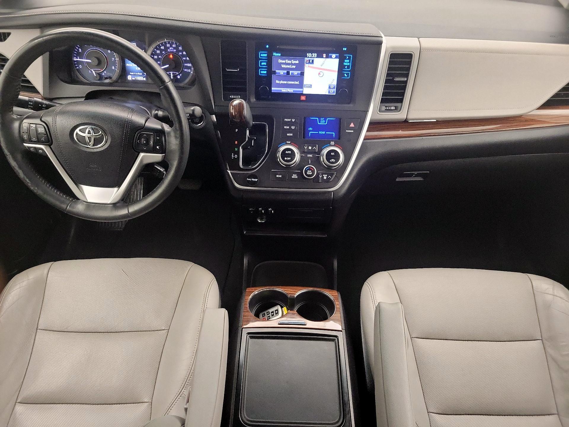 Thumbnail: 2015 Toyota Sienna - 9