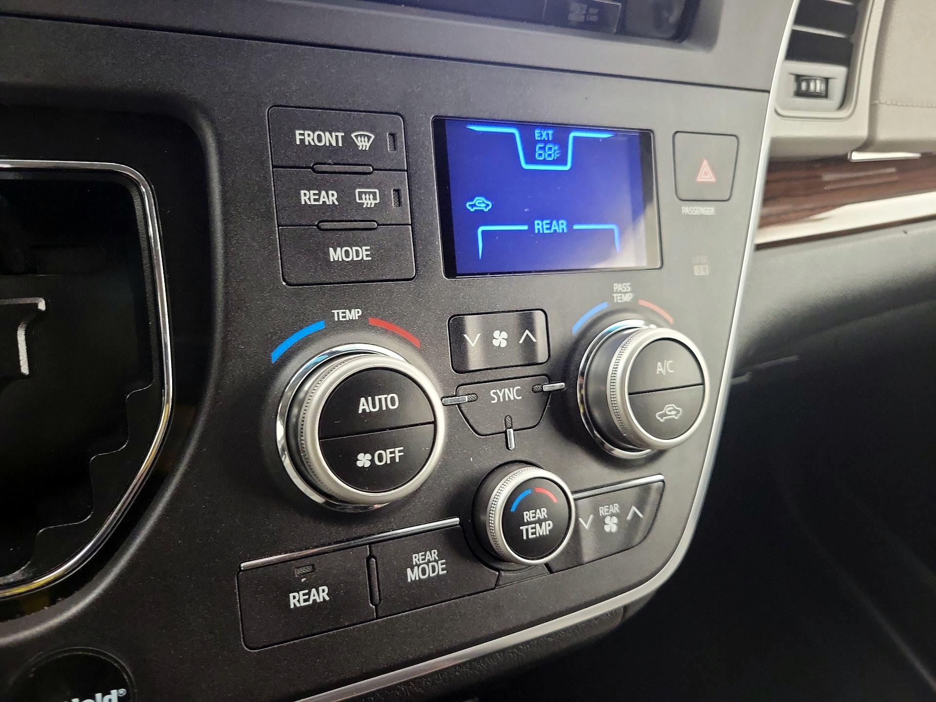 Thumbnail: 2015 Toyota Sienna - 16